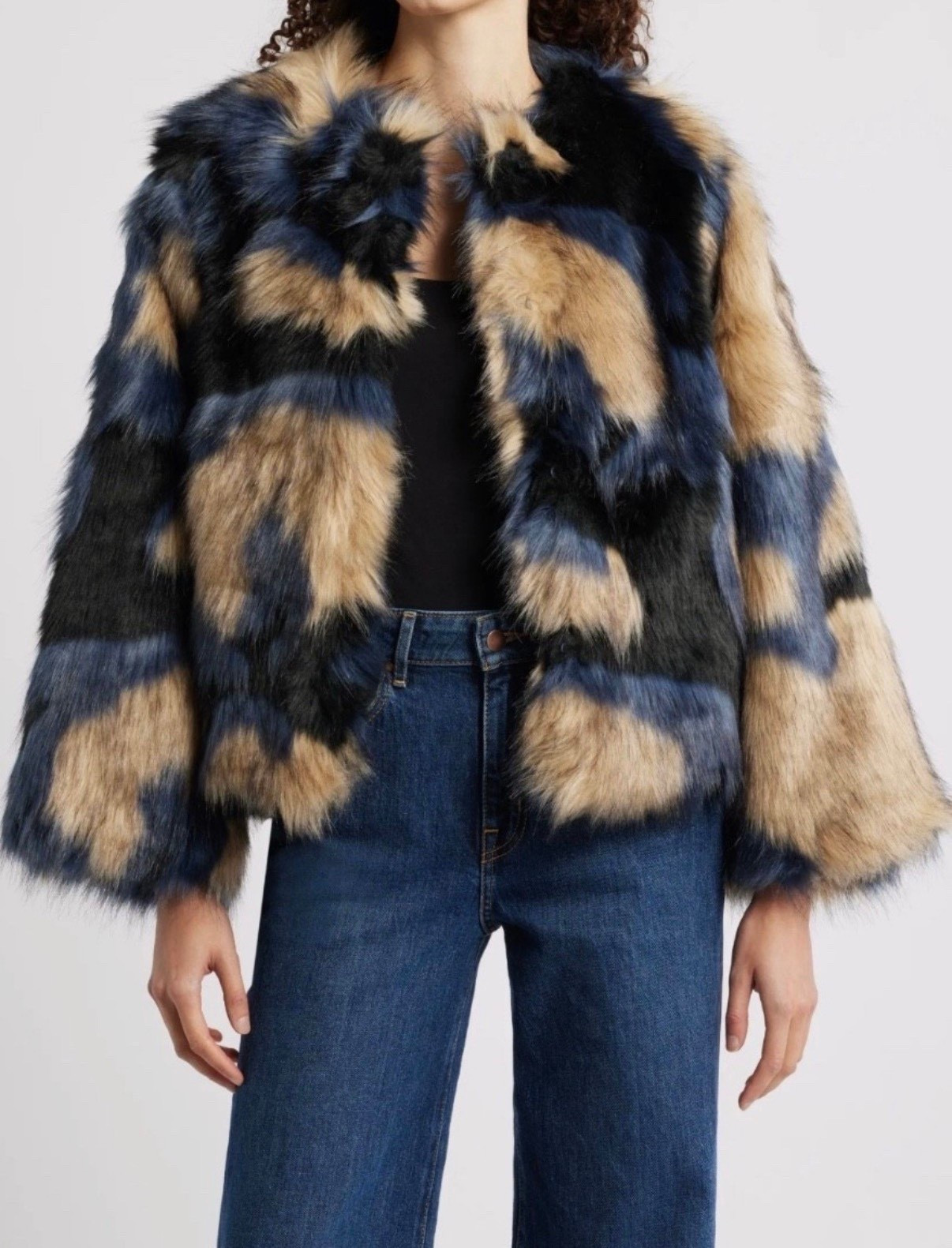 Faux fur jacket
Jeans 
Fall outfit
Winter outfit 
Ski#LTKStyleTip

#LTKSeasonal