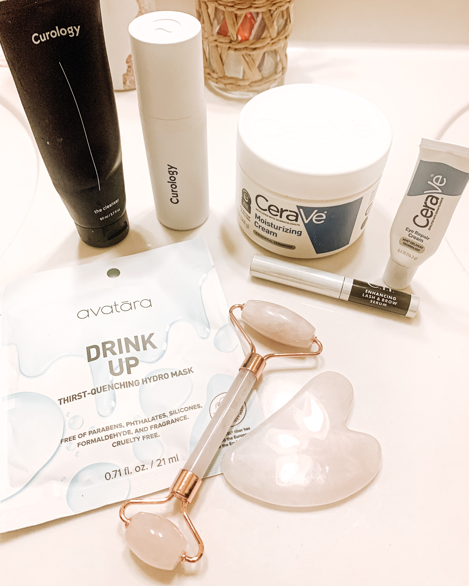 Nighttime skincare routine 💤

If there’s anything I’ve learned in the last 8 months of motherhood it’s that it is SO hard to make time for yourself, but SO important! I established a nighttime skincare routine a few months ago and I’ve not only felt better mentally ever since, but my skin is glowing! No matter what the day has thrown at me I look forward to those 15-20 minutes of peace & taking care of my body & mind 🤍

#LTKunder50 #LTKbeauty