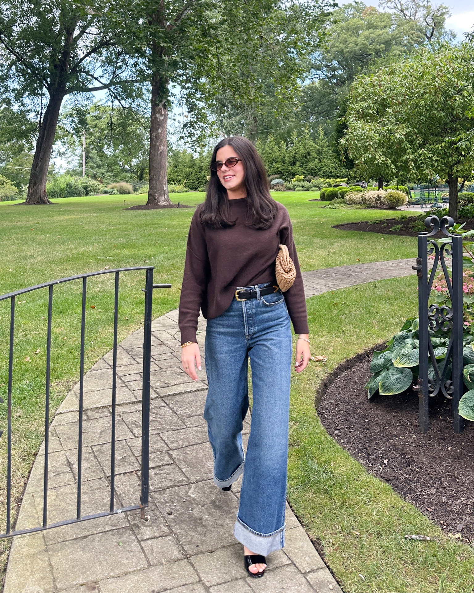 Styling my new Anthropologie cashmere sweater, belt & jeans for autumn!🍂 Love this shade of chocolate brown!



#LTKFallSale #LTKSeasonal #LTKU