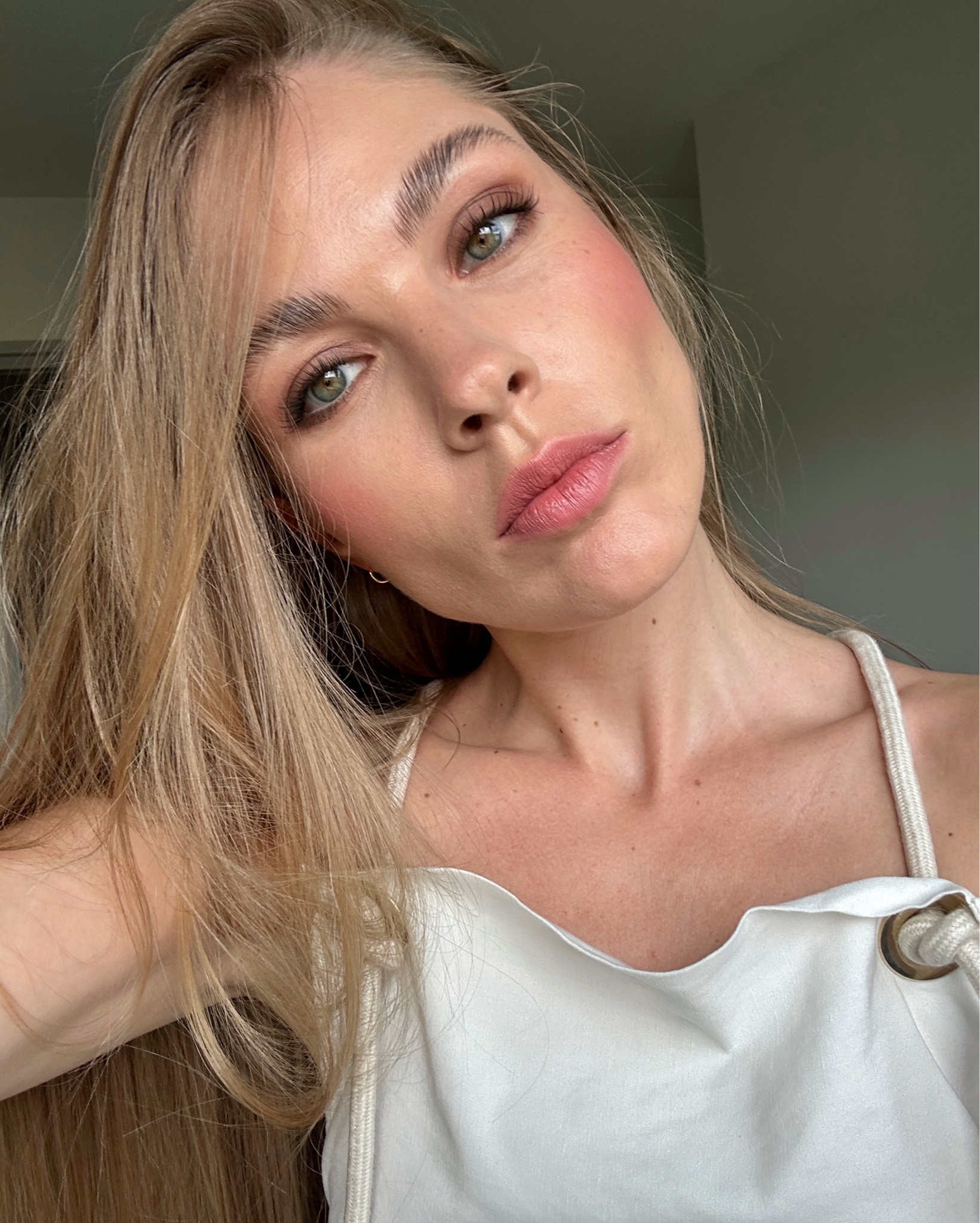 Dreamy summer makeup, perfect for the festival or an open-air!🤫🪩

A lightweight foundation with inside glow, lots of cream blush on the cheekbones and lips, plus cream shadowy brown smoky eyes. Sexy and relaxed at the same time.

#LTKbeauty #LTKsummer #LTKeurope