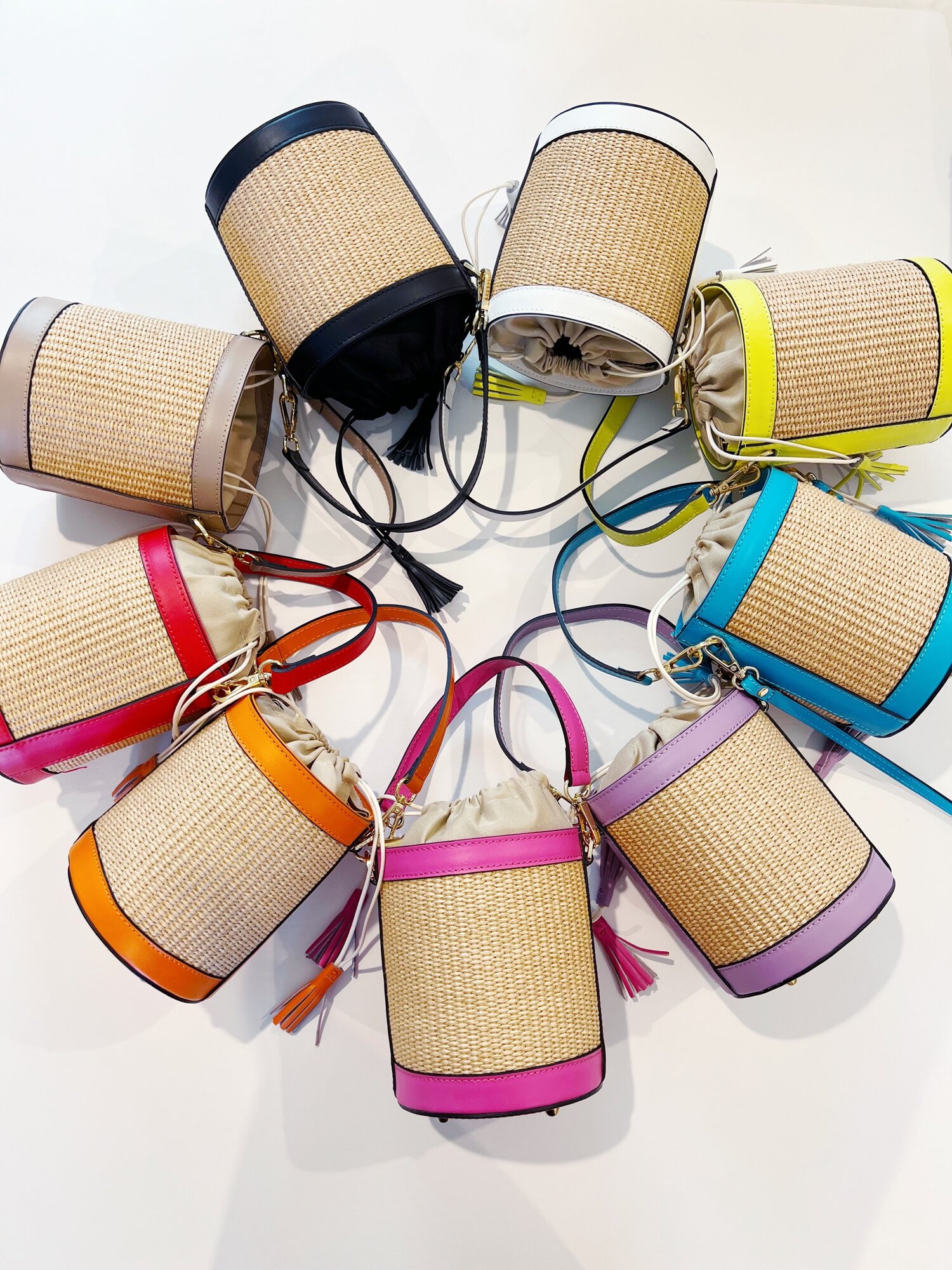 Raffia Bucket Bag — COLORES COLLECTIVE | Colores Collective