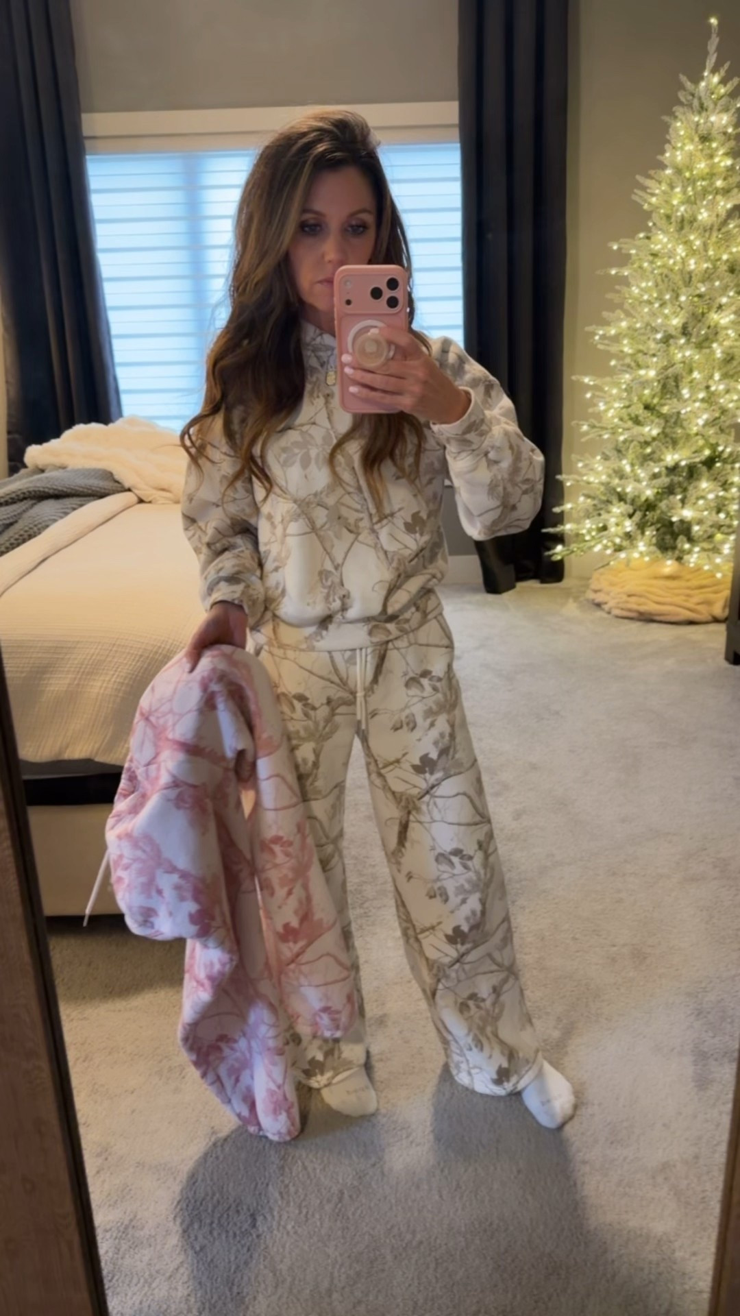 Sweat sets - loungewear - casual style 

#LTKFindsUnder100 #LTKFindsUnder50 #LTKSaleAlert