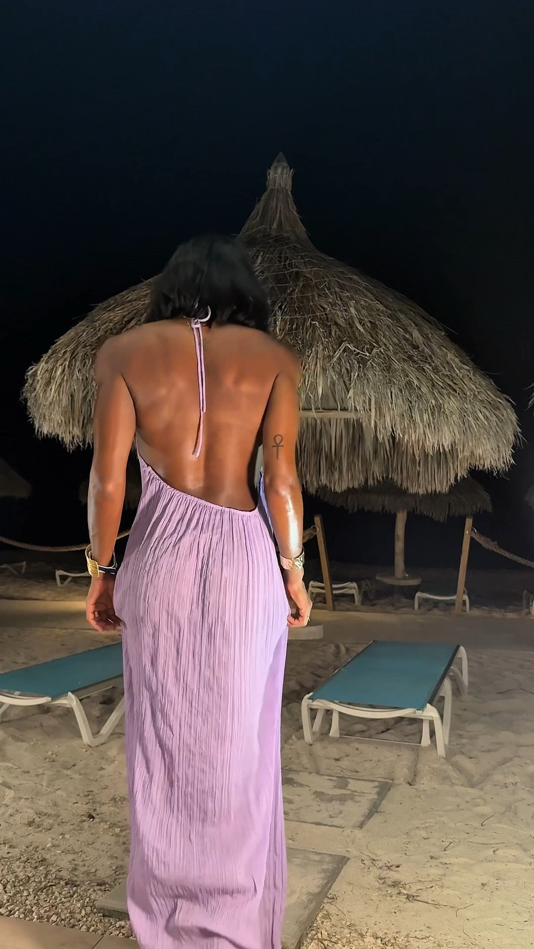 Flowy Low-Back Maxi Dress — Beach/Night Resort Outfit

A flowy open-back maxi dress perfect for beach nights, vacations, and resort dinners.
Lightweight plissé fabric with a low back — effortless, soft, and elegant.
Worn on my first solo trip in Aruba 🌙🌴

#LTKootd #LTKTravel #LTKSaleAlert