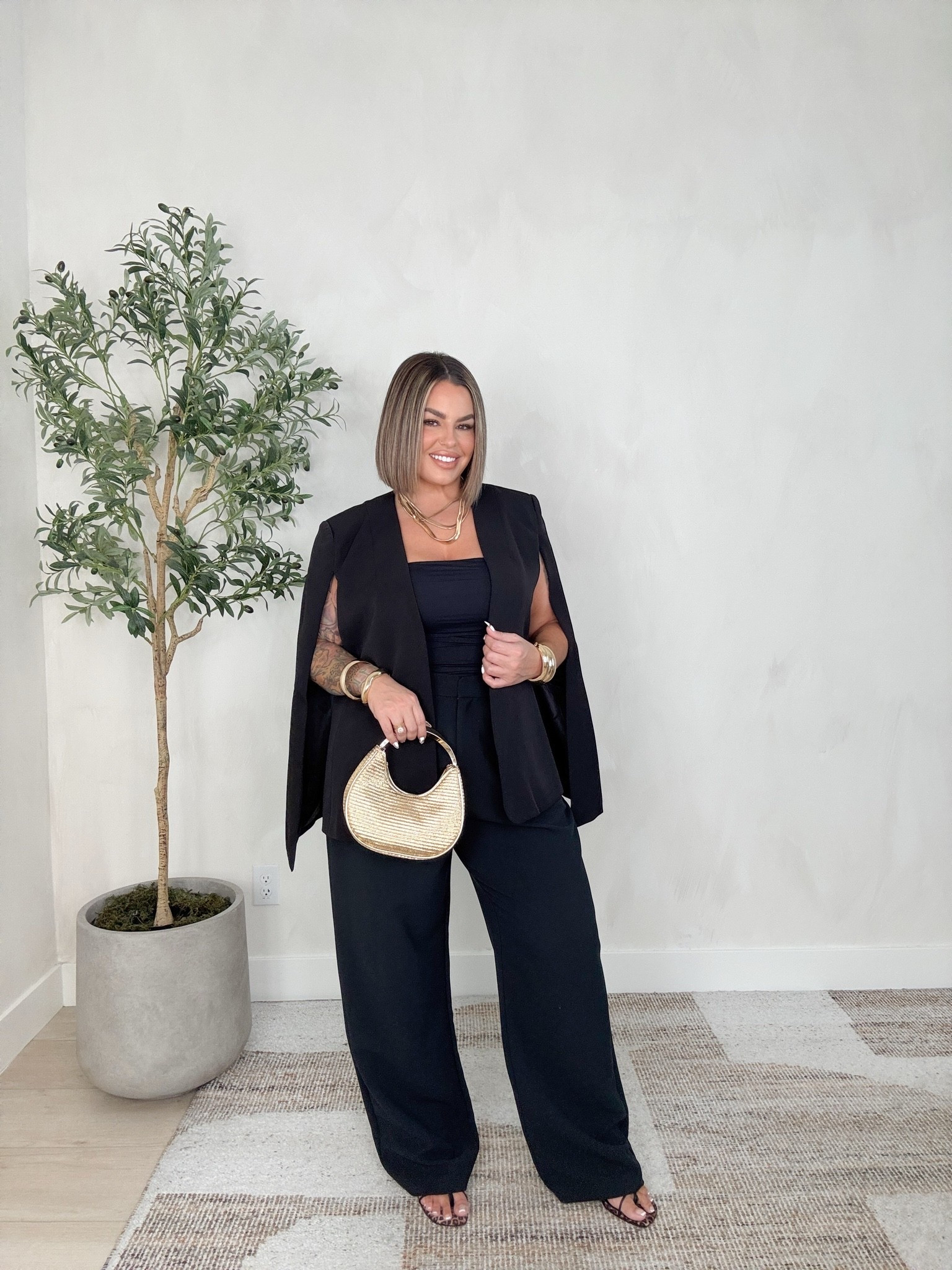 Blazer xl it’s incredible ! 
Pants size up I’m doing a 32L 
Tank linked similar I also have and love I do a L plus in the tank. 

Use code AFSUMMER this weekend only to save extra money on the pants