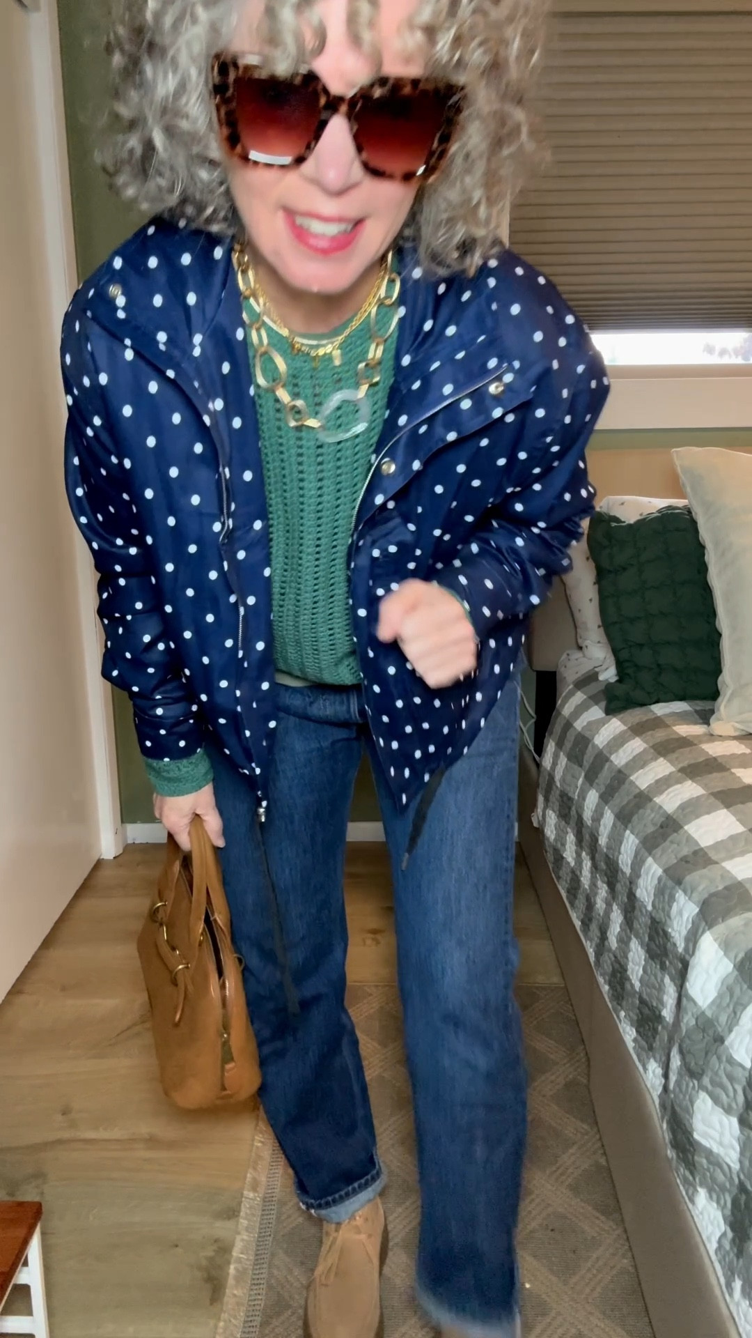 My jeans and necklace are already sold out.
Small lace tee
Small sweater
Small jacket
Tts shoes 