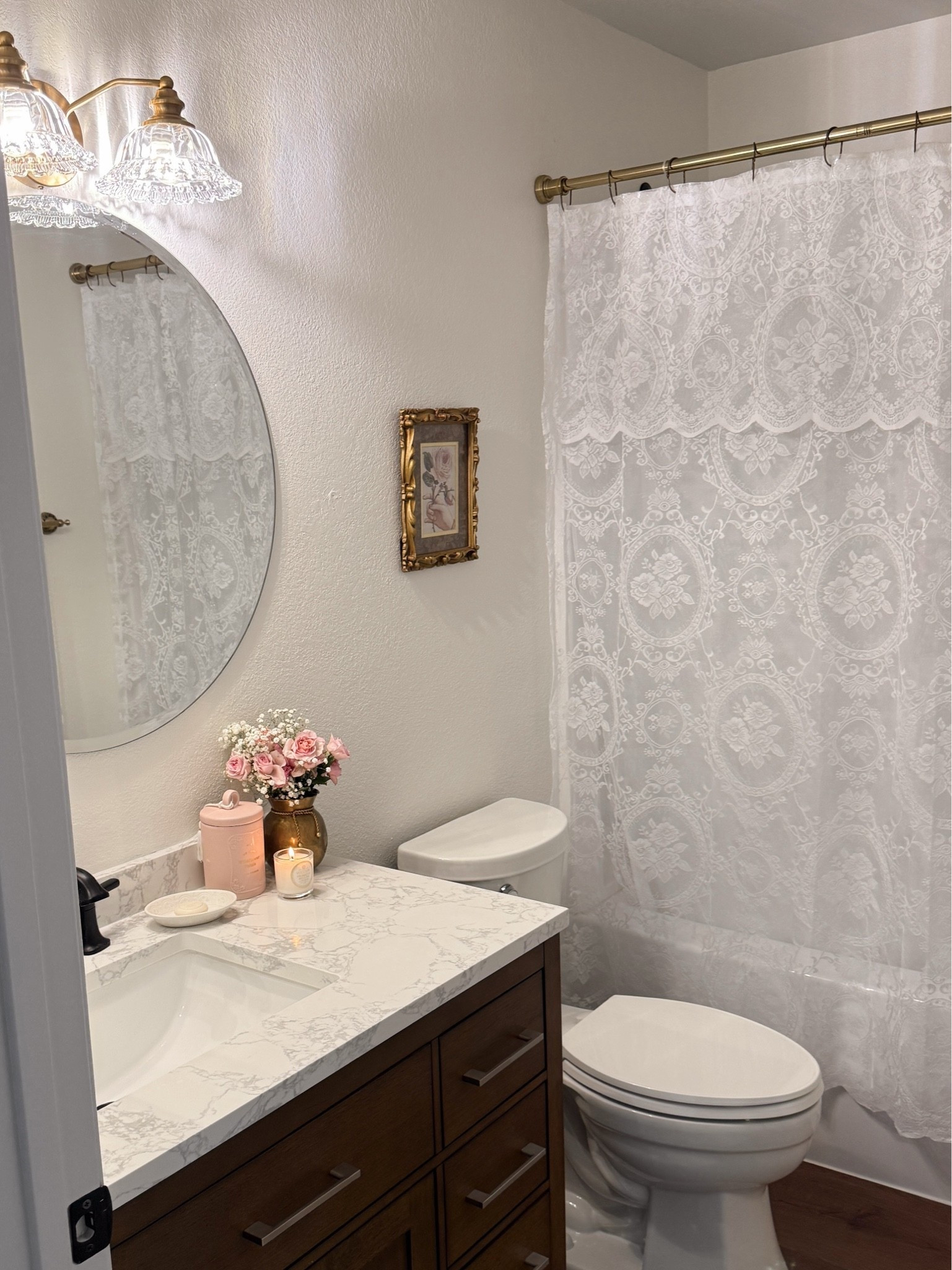 Bathroom details 💕🤍

#bathroominspo #interiorinspo

#LTKHome