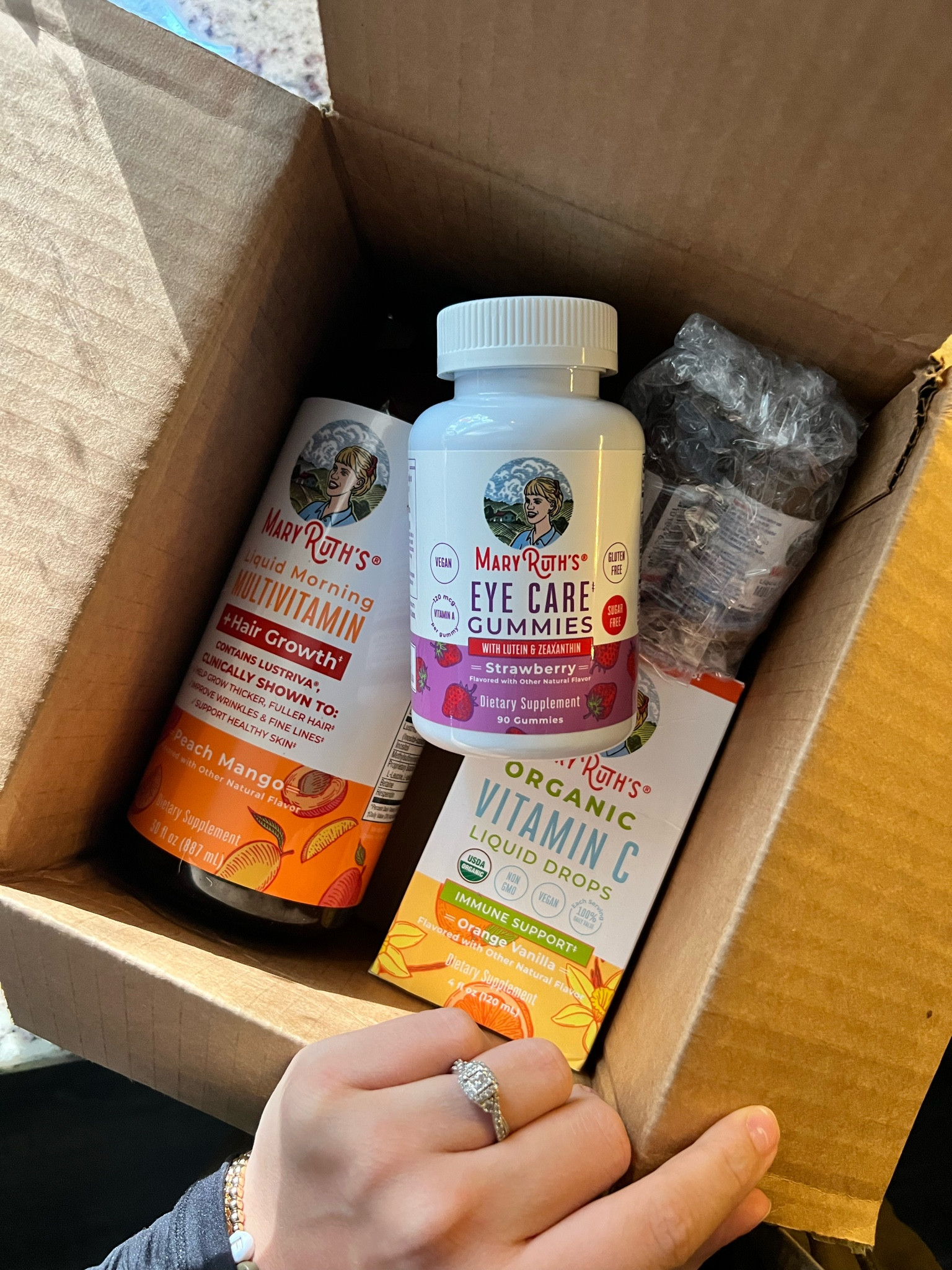 MaryRuth Organics haul // vitamins, vitamin C, multivitamin, eye vision gummies, freebies, travel samples, supplements, health and wellness - great for the whole family, husband, kids, toddlers and babies!

#LTKBeauty #LTKFamily #LTKFindsUnder50