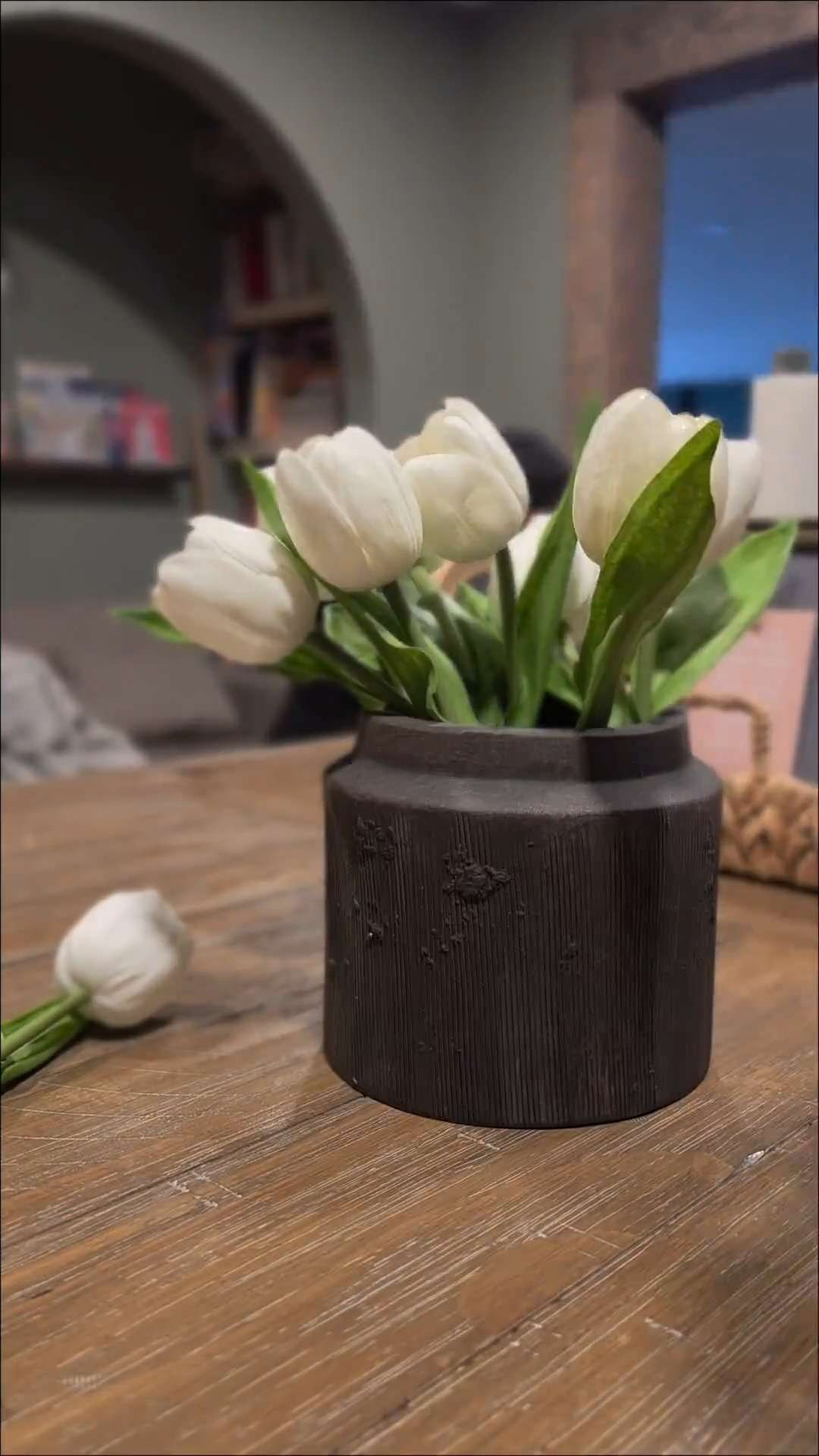 The viral black distressed vase from Walmart is the perfect spot for some super realistic faux tulips this Spring season.

 

 #LTKSeasonal #LTKHome