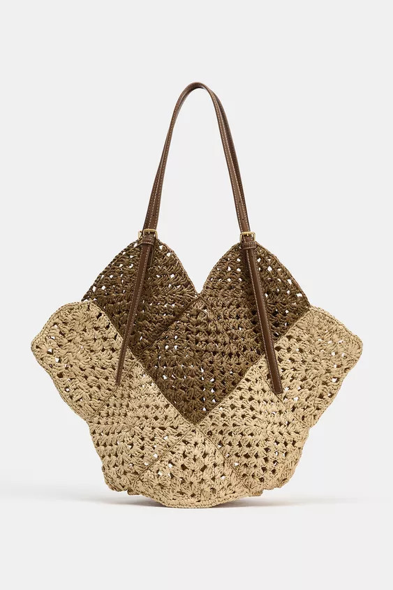 Maxi shopper bag with a woven body. Double adjustable shoulder straps. Removable wallet with zipp... | Zara US