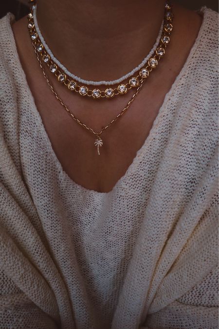 Feels like summer✨

#summeroutfit #jewelry #necklaces #jewelrylayering #vacation #lightknit #pullover #gift #giftidea 



#LTKGiftGuide #LTKtravel #LTKfindsunder100