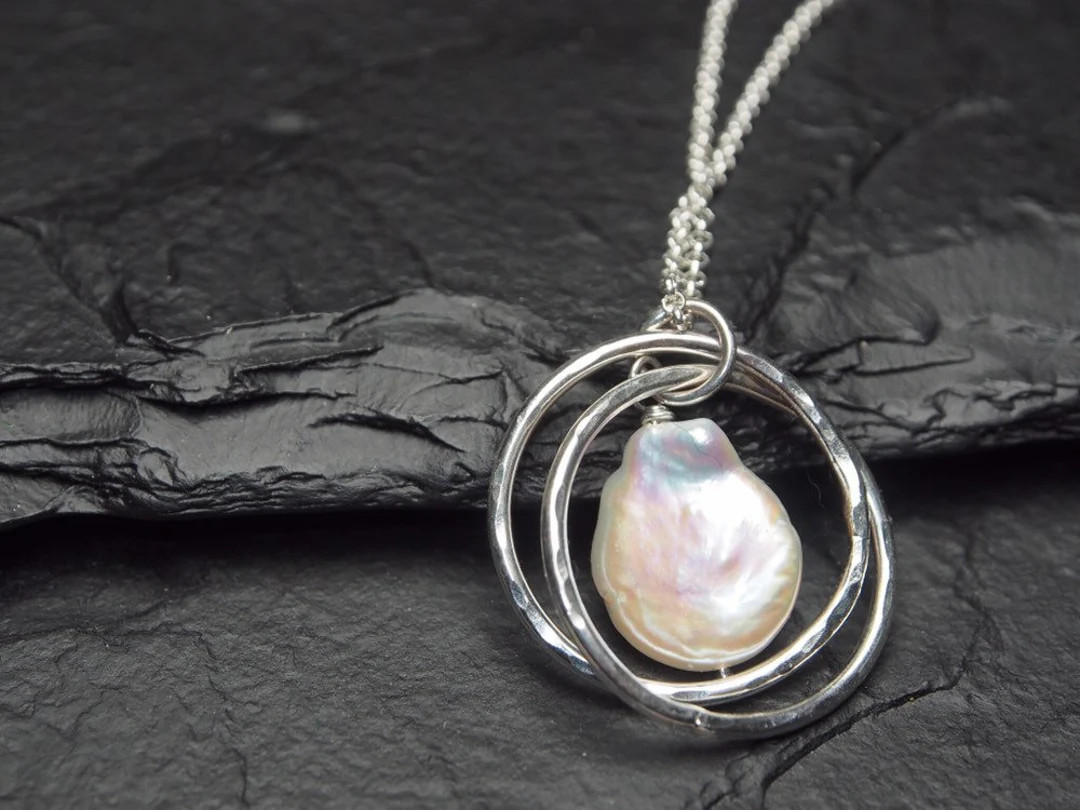 White Freshwater Coin Pearl Inside Two Intertwined Hammered Sterling Silver Circles Necklace, Ild... | Etsy (US)