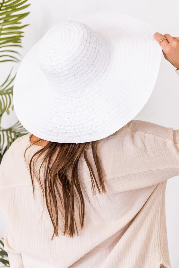 Shoreline Songs Floppy Hat White | Pink Lily