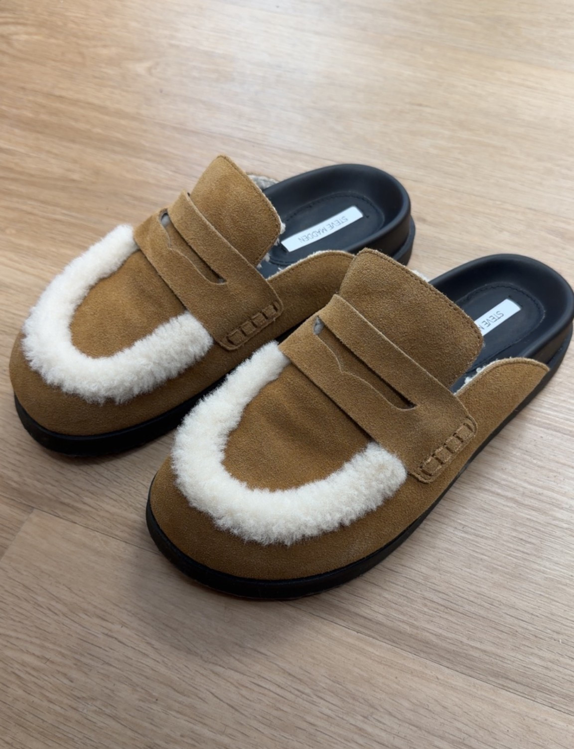 Love adding another pair of clogs to the lineup! I have seen these everywhere & they love up to the hype! So comfortable and easy to dress up or down! Purchased my normal size 7- Can’t wait to style them all winter long 🐻❄️ // shop them below! 


#LTKootd #LTKWorkwear #LTKSeasonal