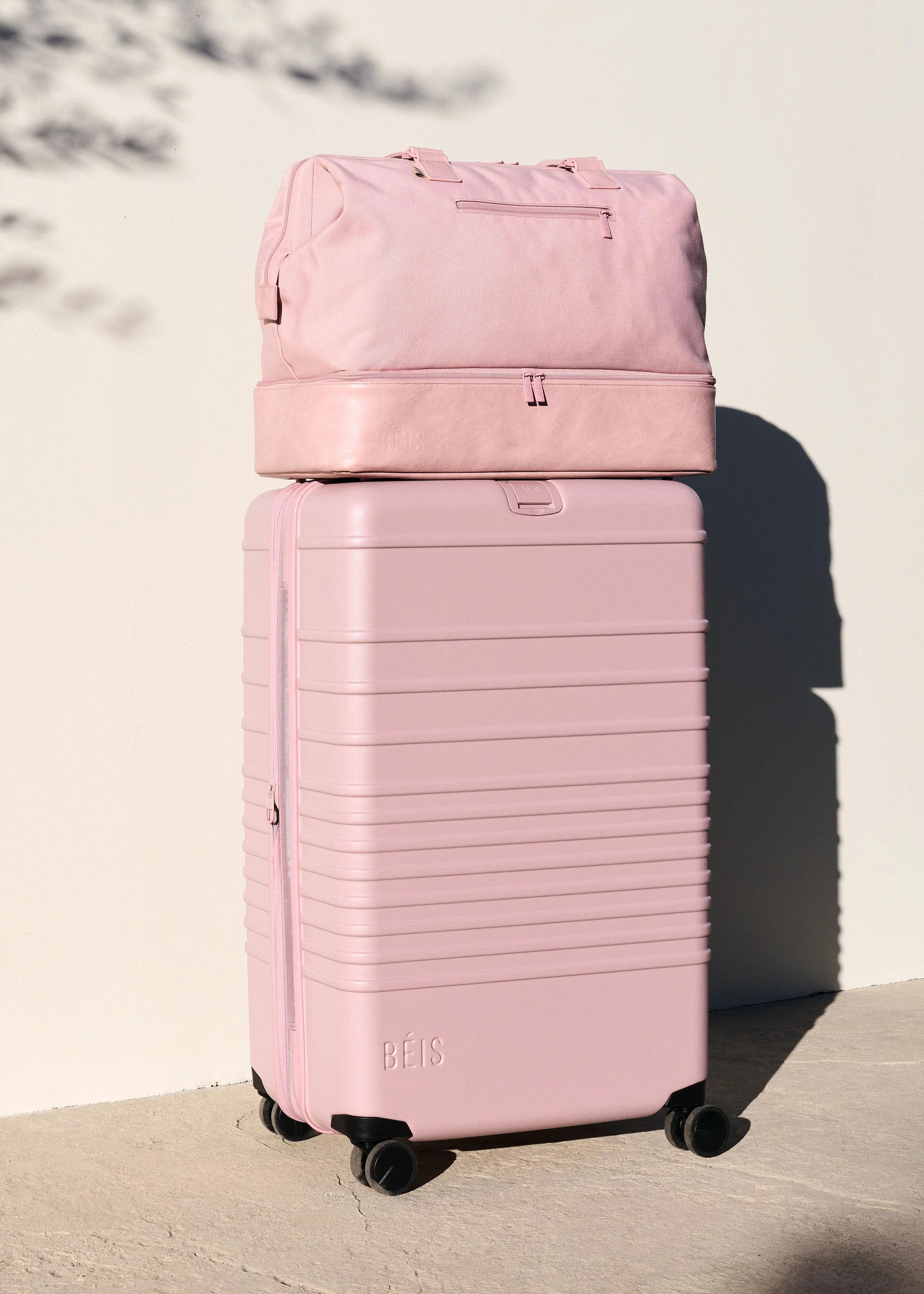 BÉIS 'The Overpacker Starter Set' in Atlas Pink - 29" Large Check-In Roller & Weekender Bag Set | BEIS