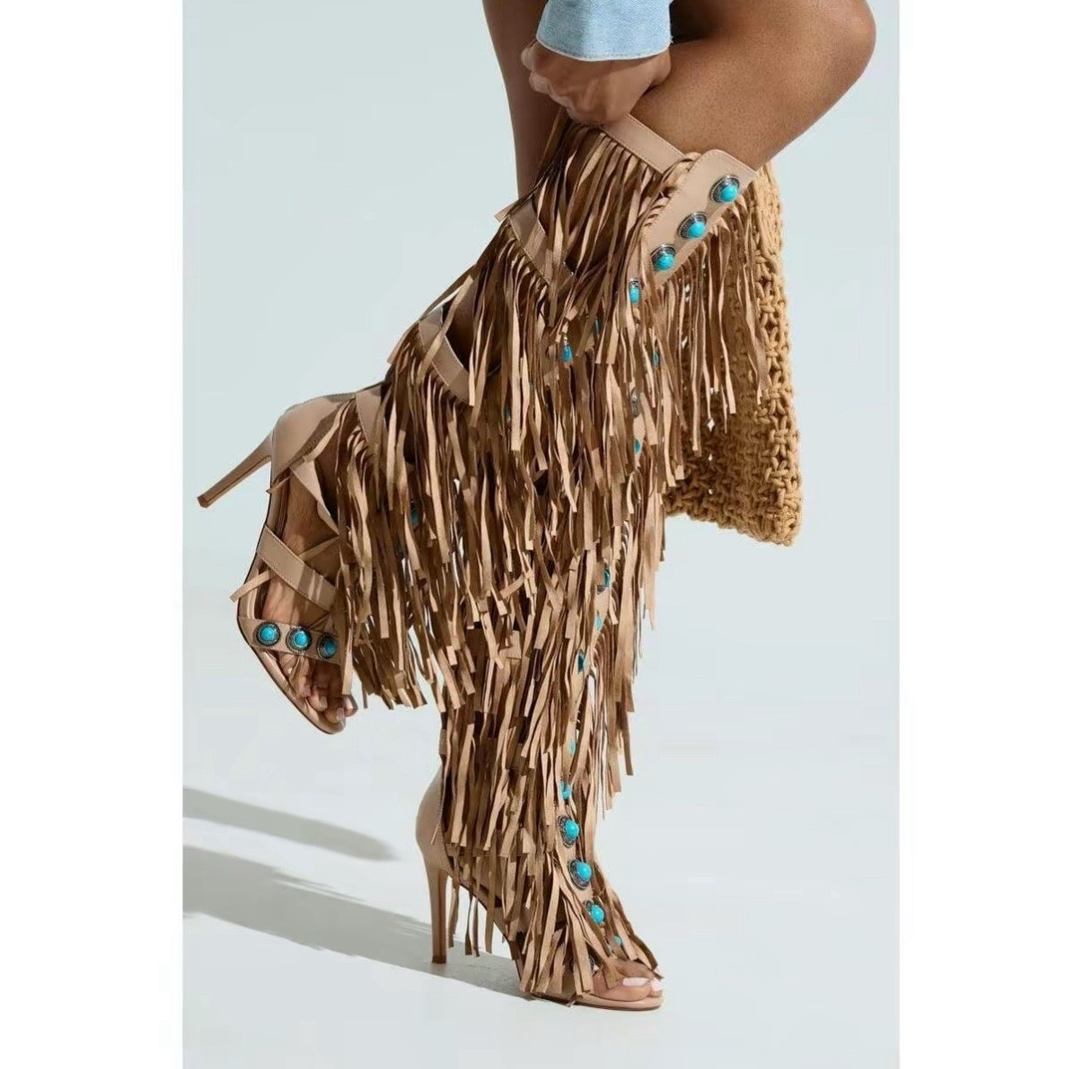 Azalea Wang fringe shoes 


#LTKNYFW #LTKFallSale #LTKShoeCrush