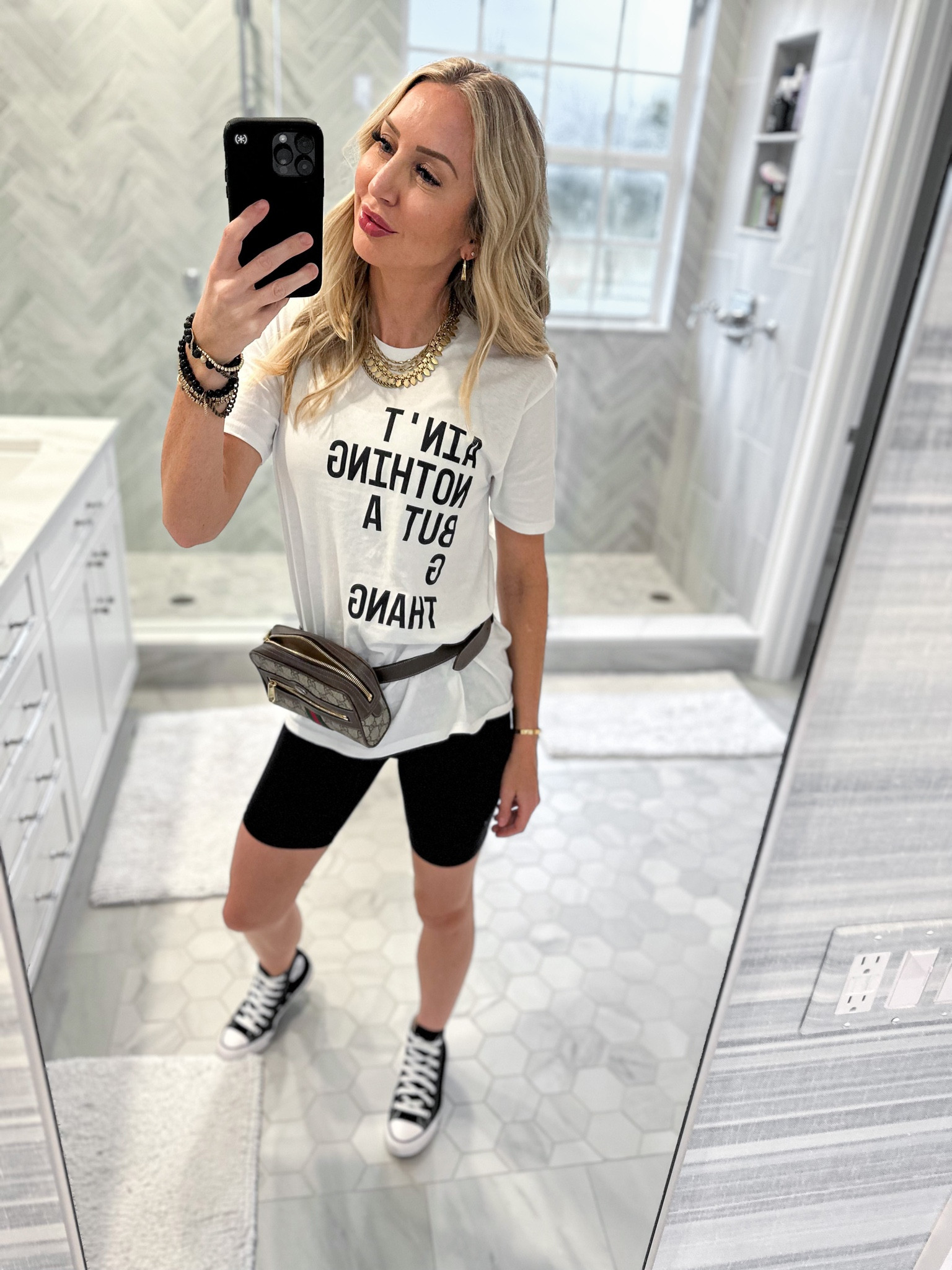 Snoop dogg concert look under $50



#LTKover40 #LTKshoecrush #LTKitbag