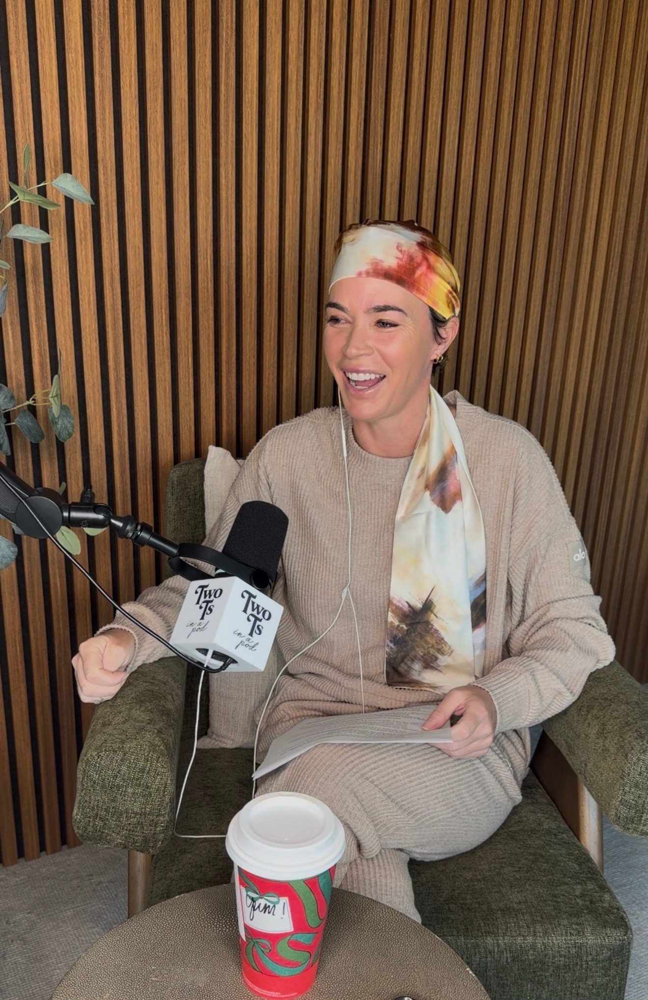 My new fave cozy Alo set! 

#LTKGiftGuide #LTKActive #LTKTravel