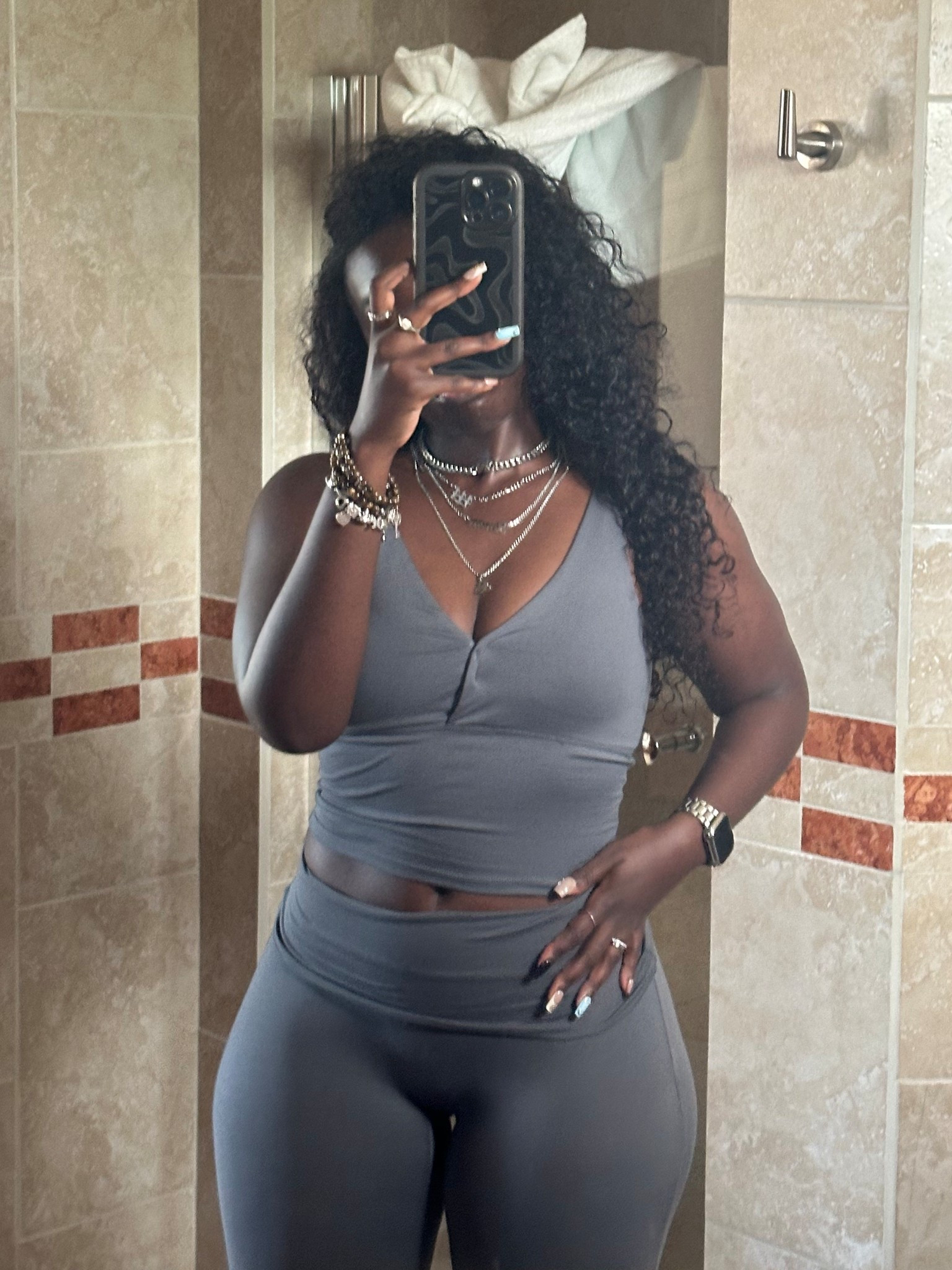 Andddd another travel fit. As you can tell, I love a got matching set 🤭

#LTKPetite #LTKFindsUnder50 #LTKTravel