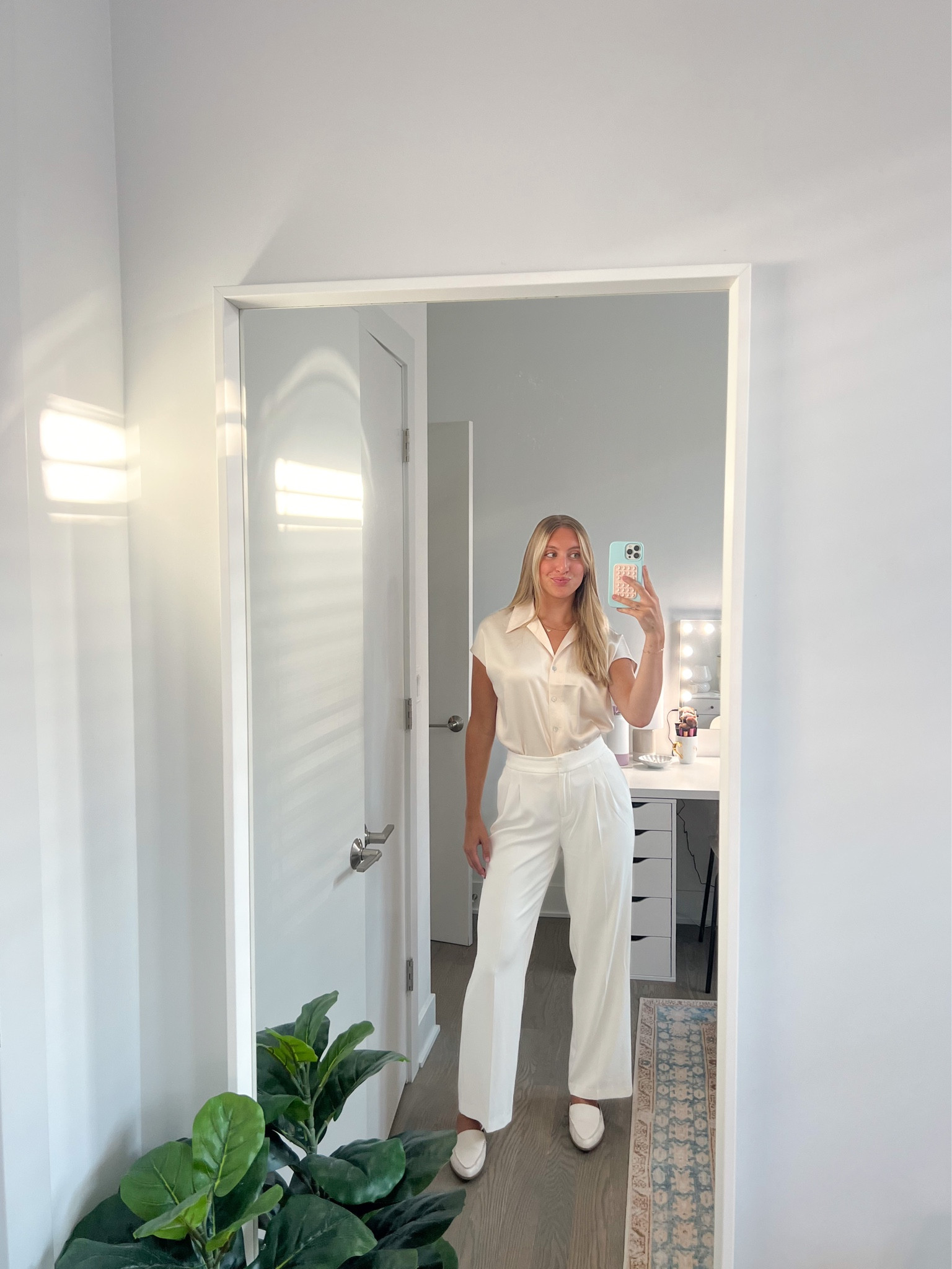 business casual 🤍☕️