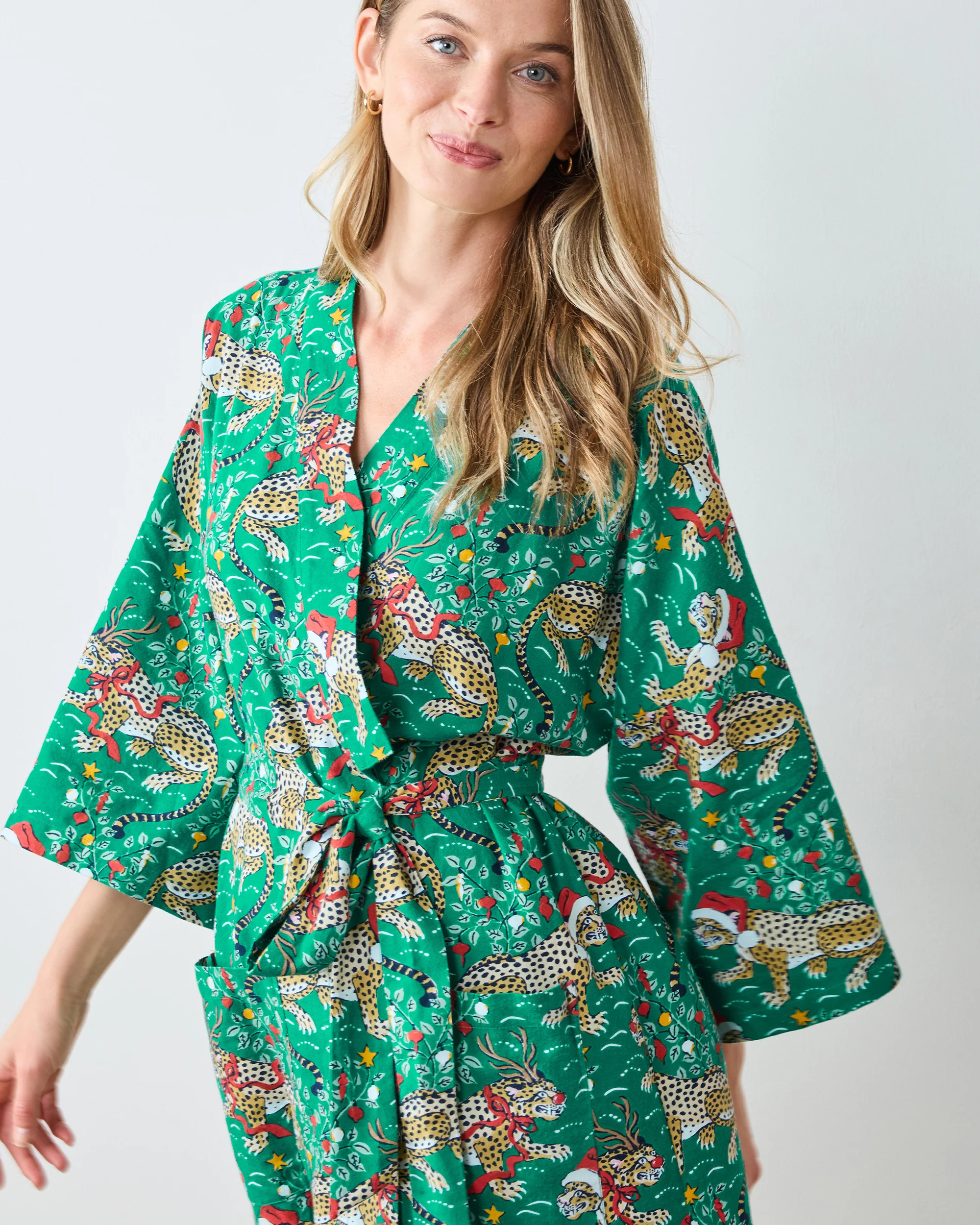 Very Merry Bagheera - Lightweight Flannel Long Robe - Mistletoe | Printfresh