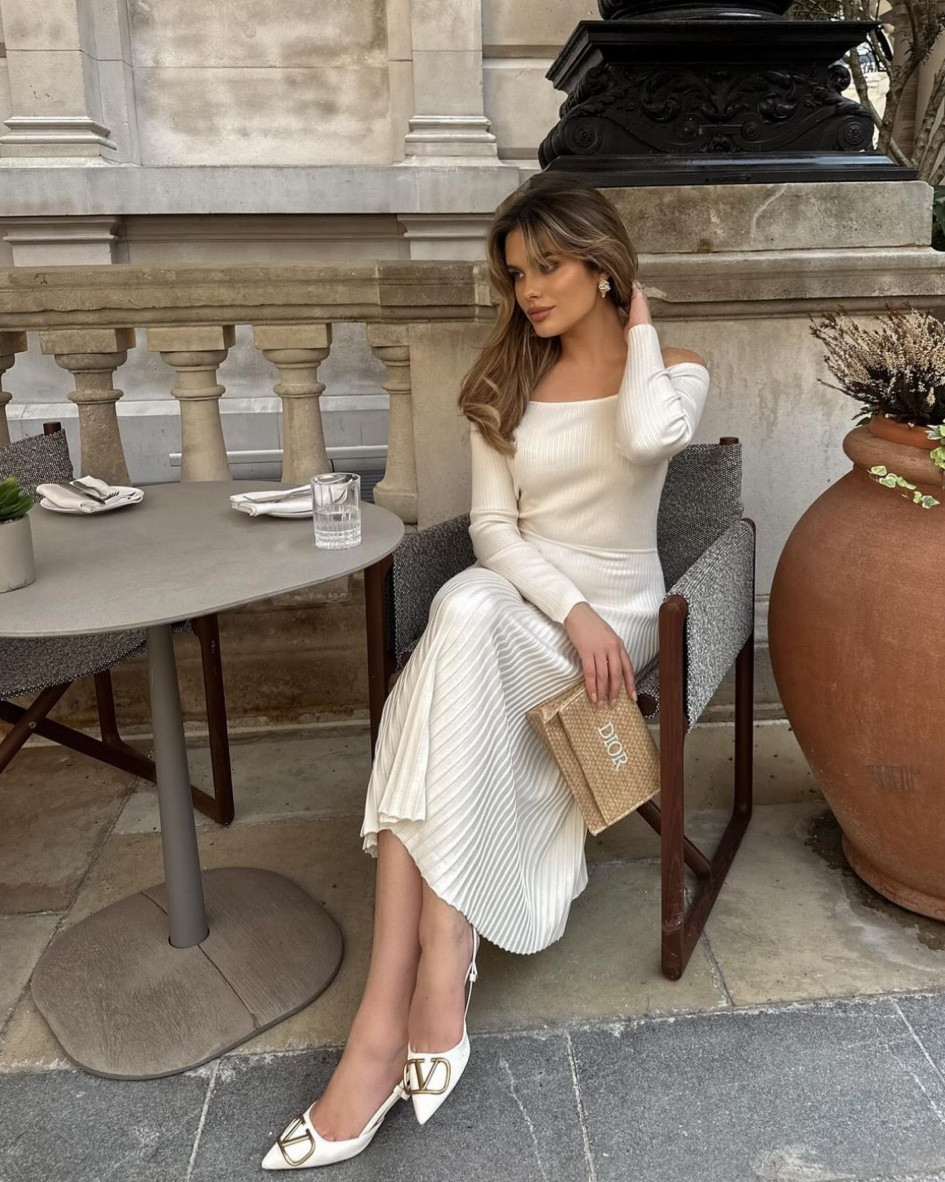 20% off Lilysilk with Lloyd20 classic knit dress 

#LTKsummer #LTKuk #LTKeurope