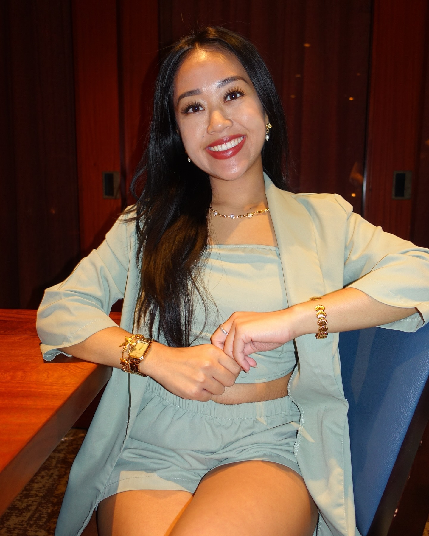 Spotted, a walking green flag ✨ (get it) 

This outfit is sold out, but I found a similar one here!

https://rstyle.me/+MxCG7G5Hu6IdyjUbW7CMbg