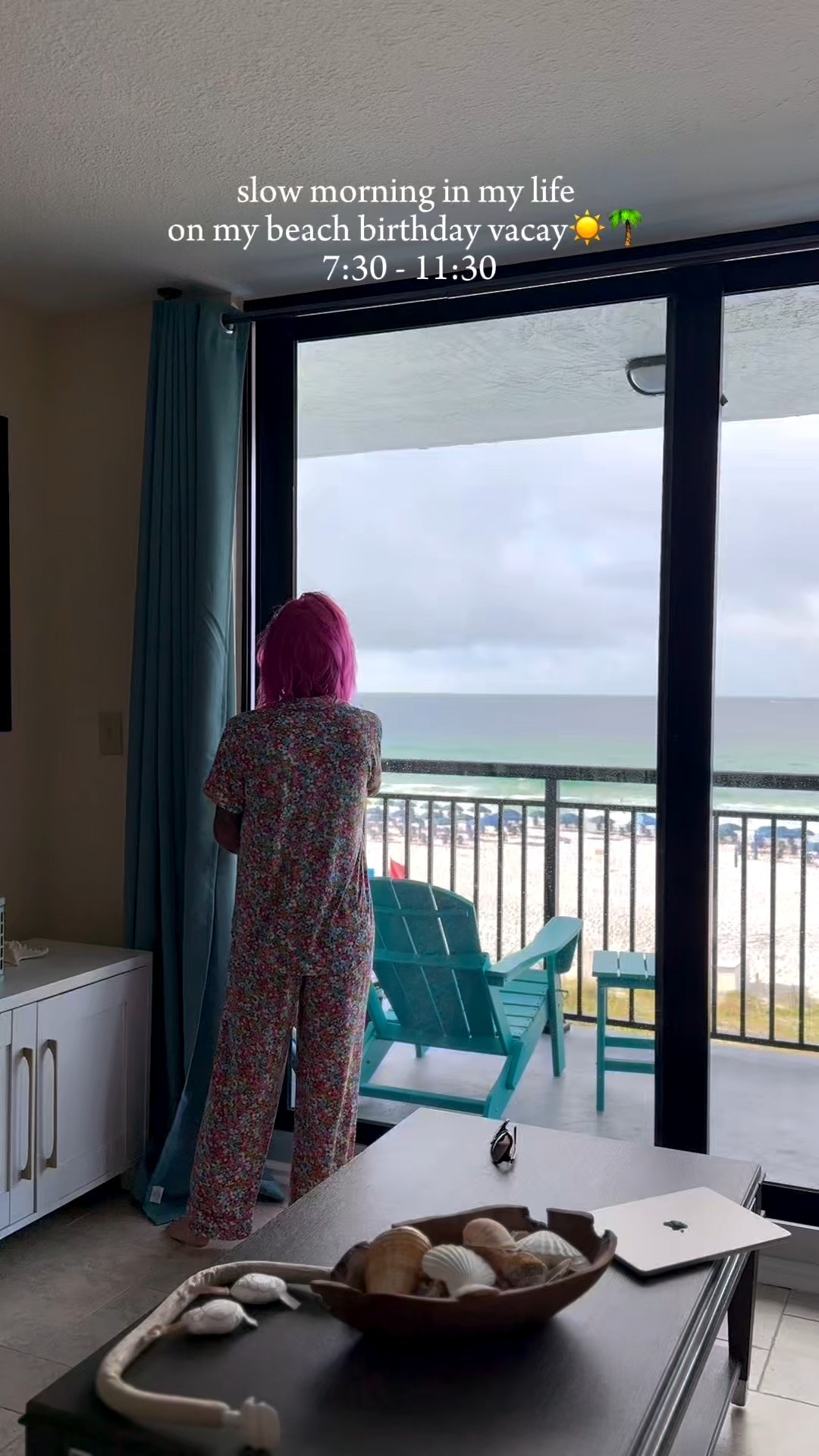 slow beach mornings 🤍