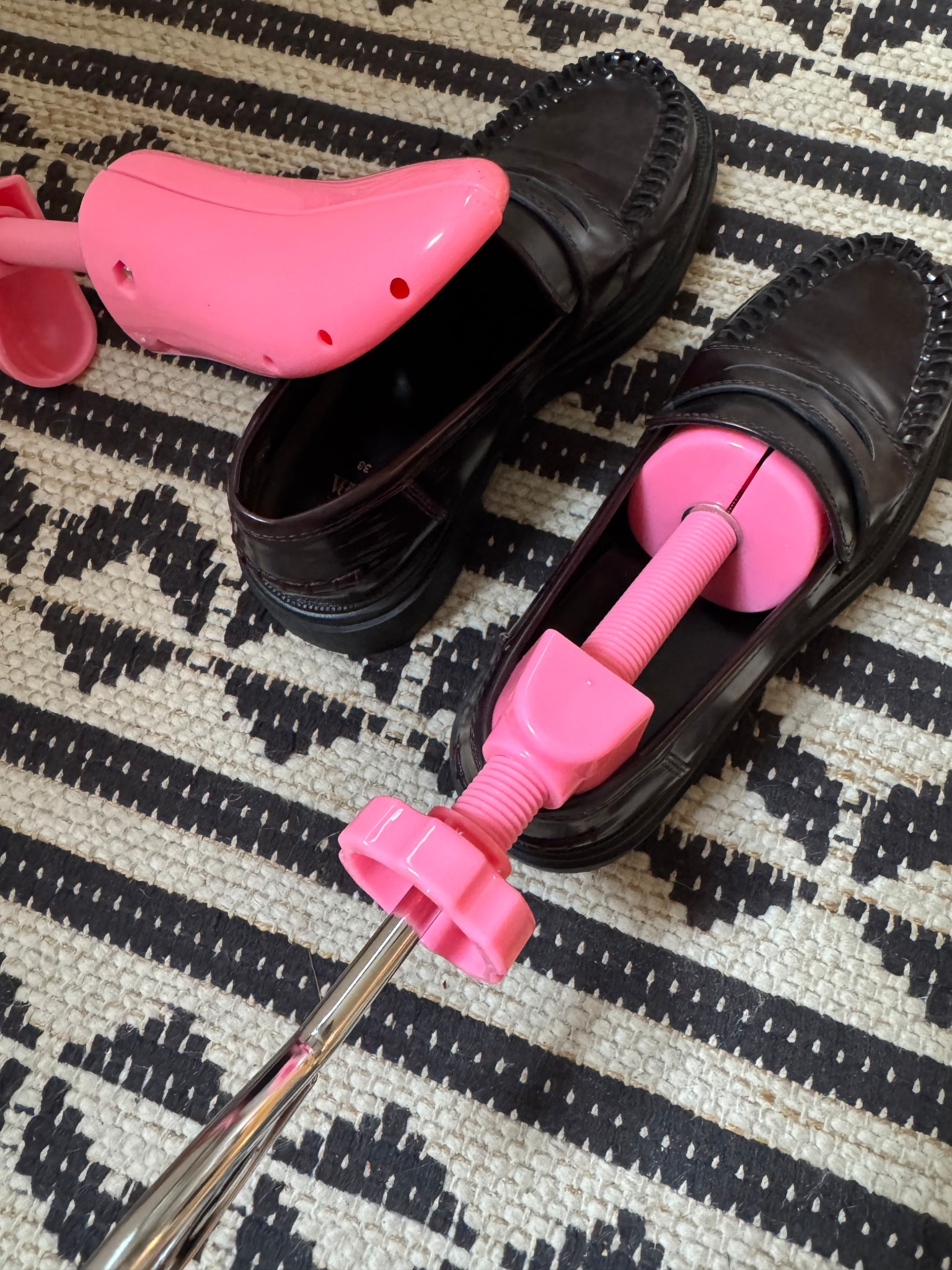 Zara loafers
Madewell Penney loafers 

Amazon shoe stretcher 

#LTKStyleTip #LTKFindsUnder100 #LTKShoeCrush