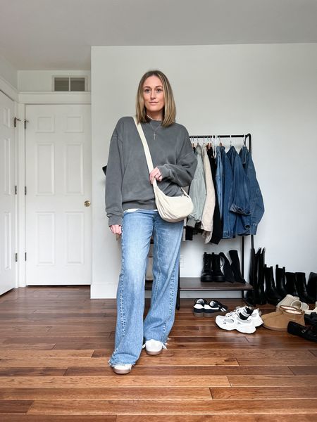Spring outfit. Spring outfit idea. Oversized sweatshirt. Oversized t-shirt. Oversized tee. Wide leg baggy jeans. Sneakers. Casual outfit idea. Casual outfit. Mom outfit.

#LTKSeasonal #LTKfindsunder100 #LTKfindsunder50