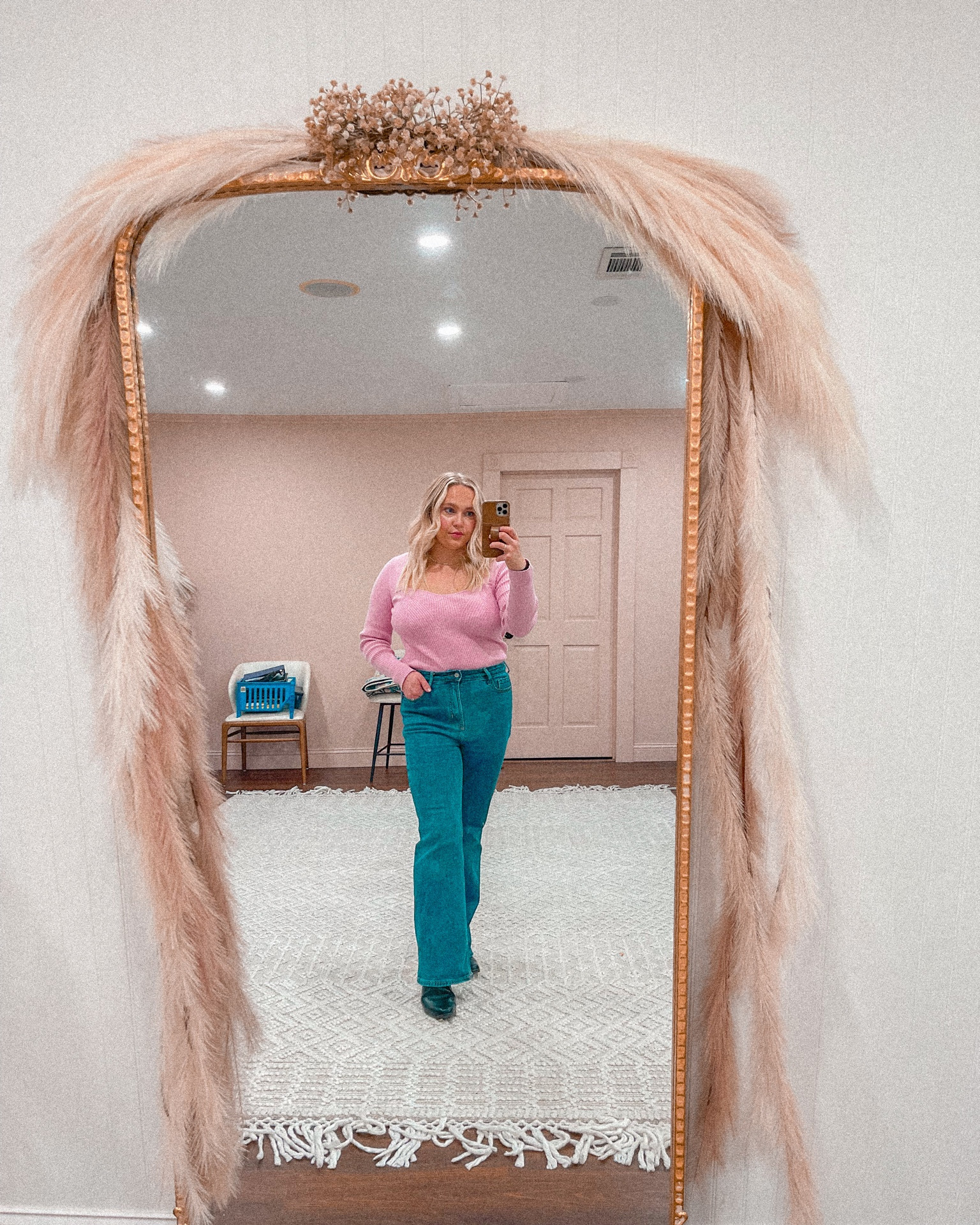 Friday OOTD in the Salon 



#LTKbeauty #LTKmidsize #LTKfindsunder100