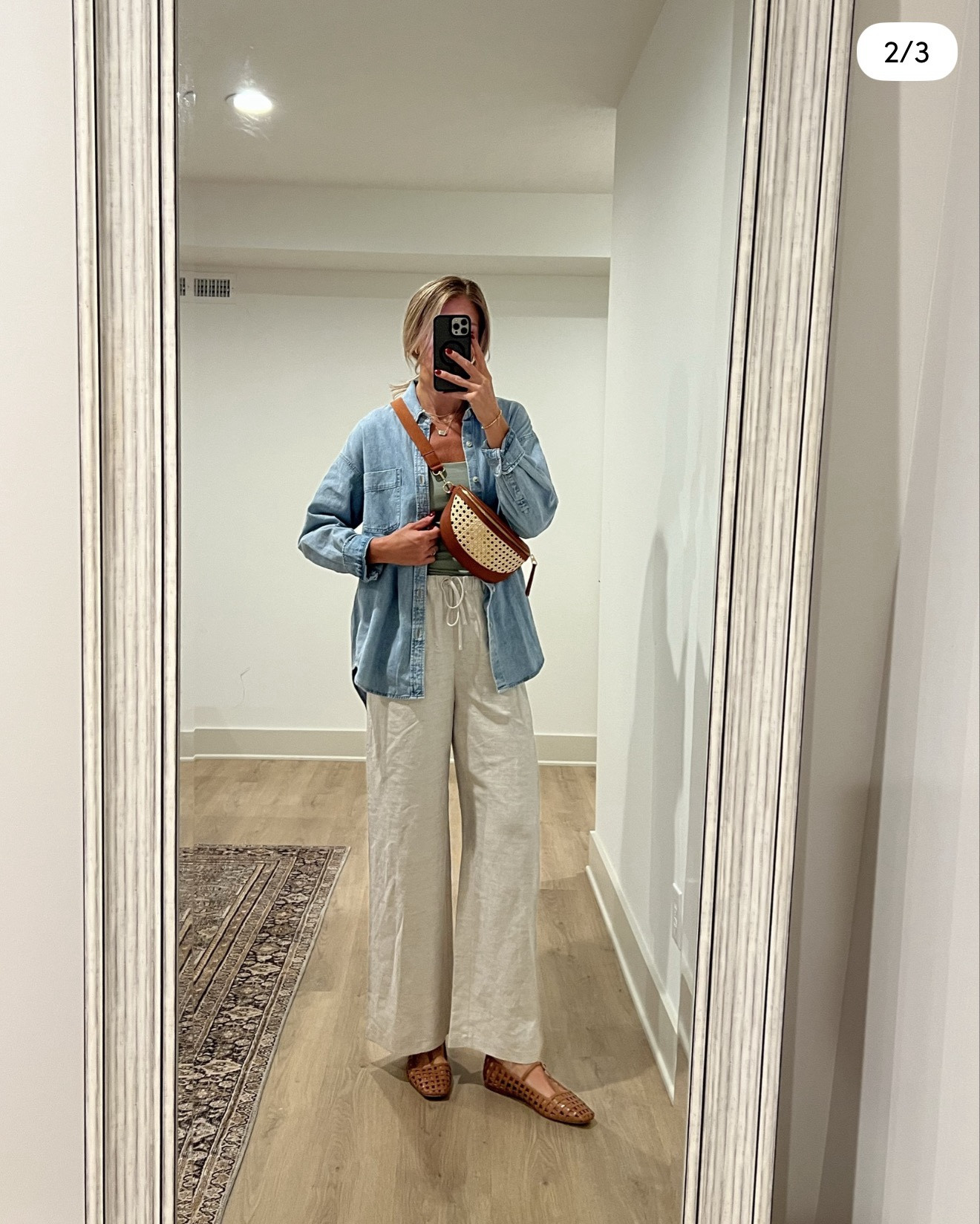 Ways to wear a denim button up by season. Wearing my usual medium in the button up (runs oversized but stayed with medium for the extra length)
Size medium in linen pants 
Small in tank (padded and adjustable straps)

Aritzia, Athleta, target, crocs, gap, adidas gazelle, dolce vita



#LTKSeasonal