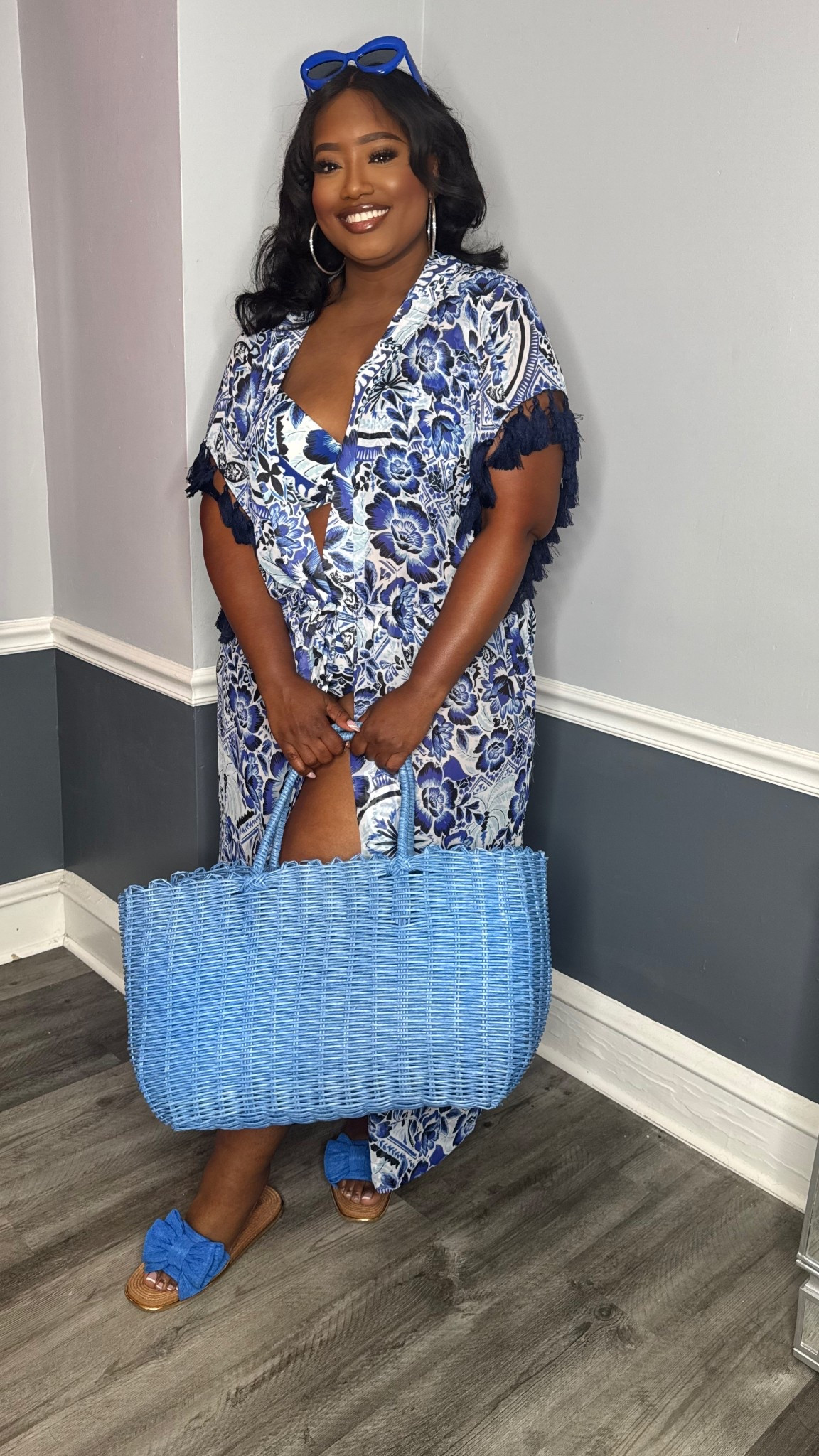Gearing up for summer and of course we need swimsuits!!
I love the new swim pieces from Lane Bryant. They provide the support, comfort and style all in one! 
Top: wearing my bra size
Bottom: wearing 20
Coverup: wearing: 20