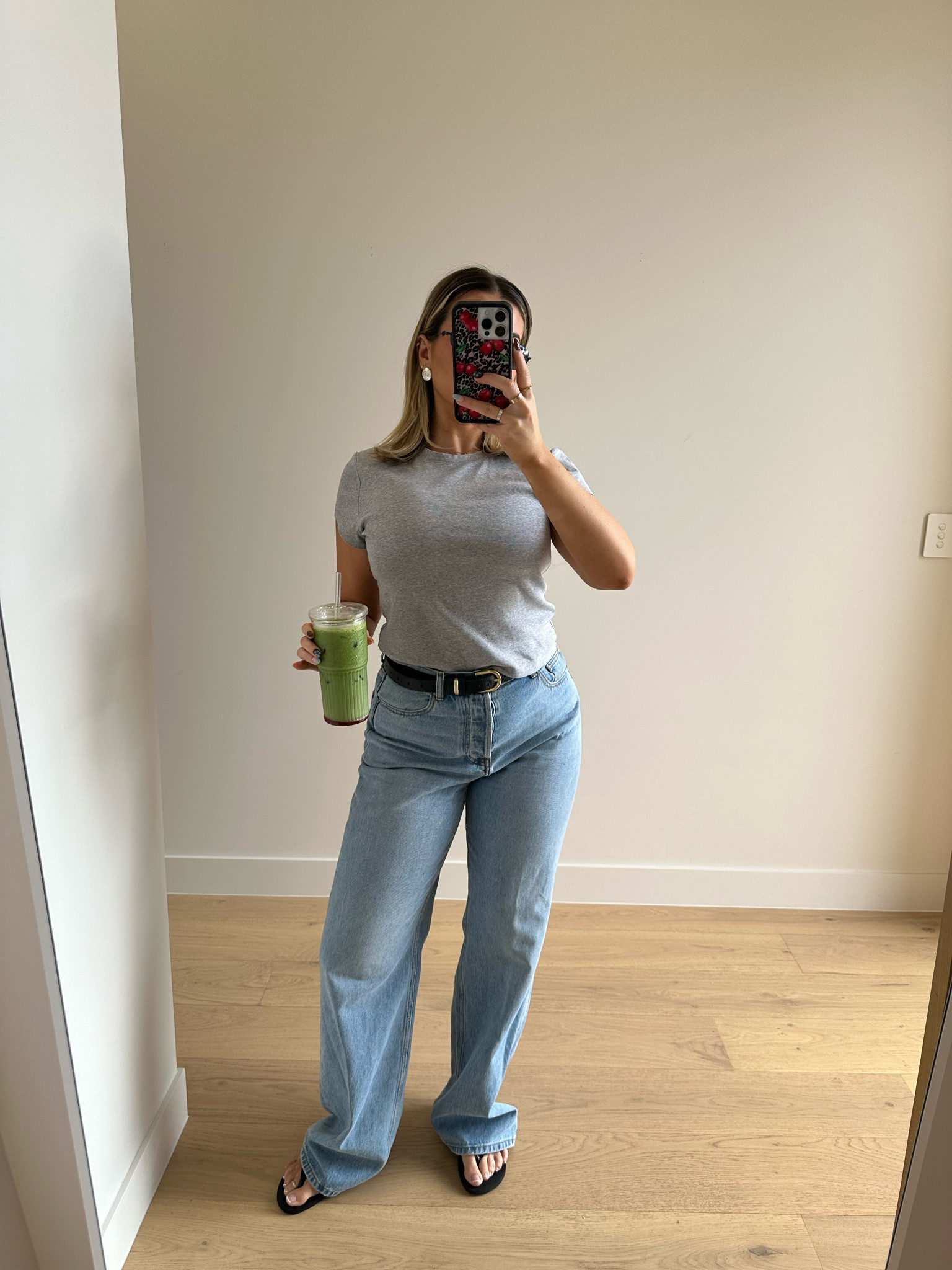 ootd 💌
top — m
jeans — 29