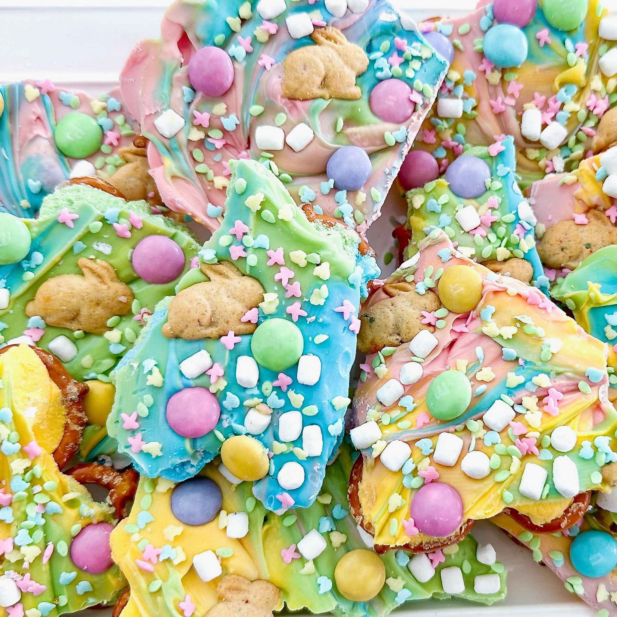Easter Pretzel Bark - such a quick and easy dessert that looks and tastes amazing! 😋 Full tutorial on my YouTube channel  

#LTKfamily #LTKSeasonal #LTKhome