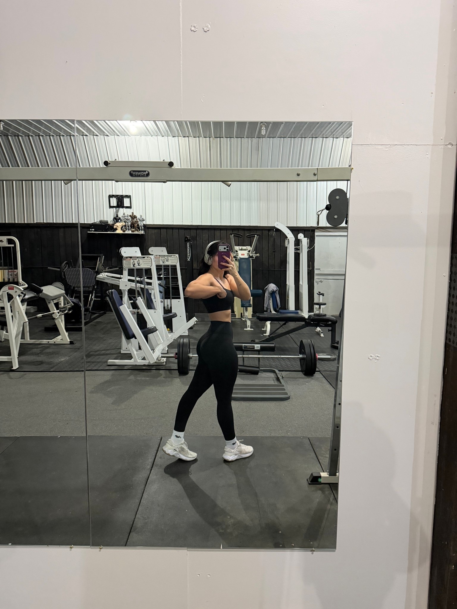 I am VERY picky about my leggings and these from Amazon really shocked me! I put them to the real test..LEG DAY! Great compression and comfort!! I am shocked! These feel like $100 leggings but they are under $30!!! Wearing a small in both the leggings and sports bra!

#LTKSaleAlert #LTKActive #LTKfitnessgoals