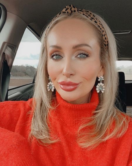 These earrings are my current faves!
.
.
.
#winterootd #amazonearrings #midsizestyle #midsizeoutfits 

#LTKstyletip #LTKmidsize