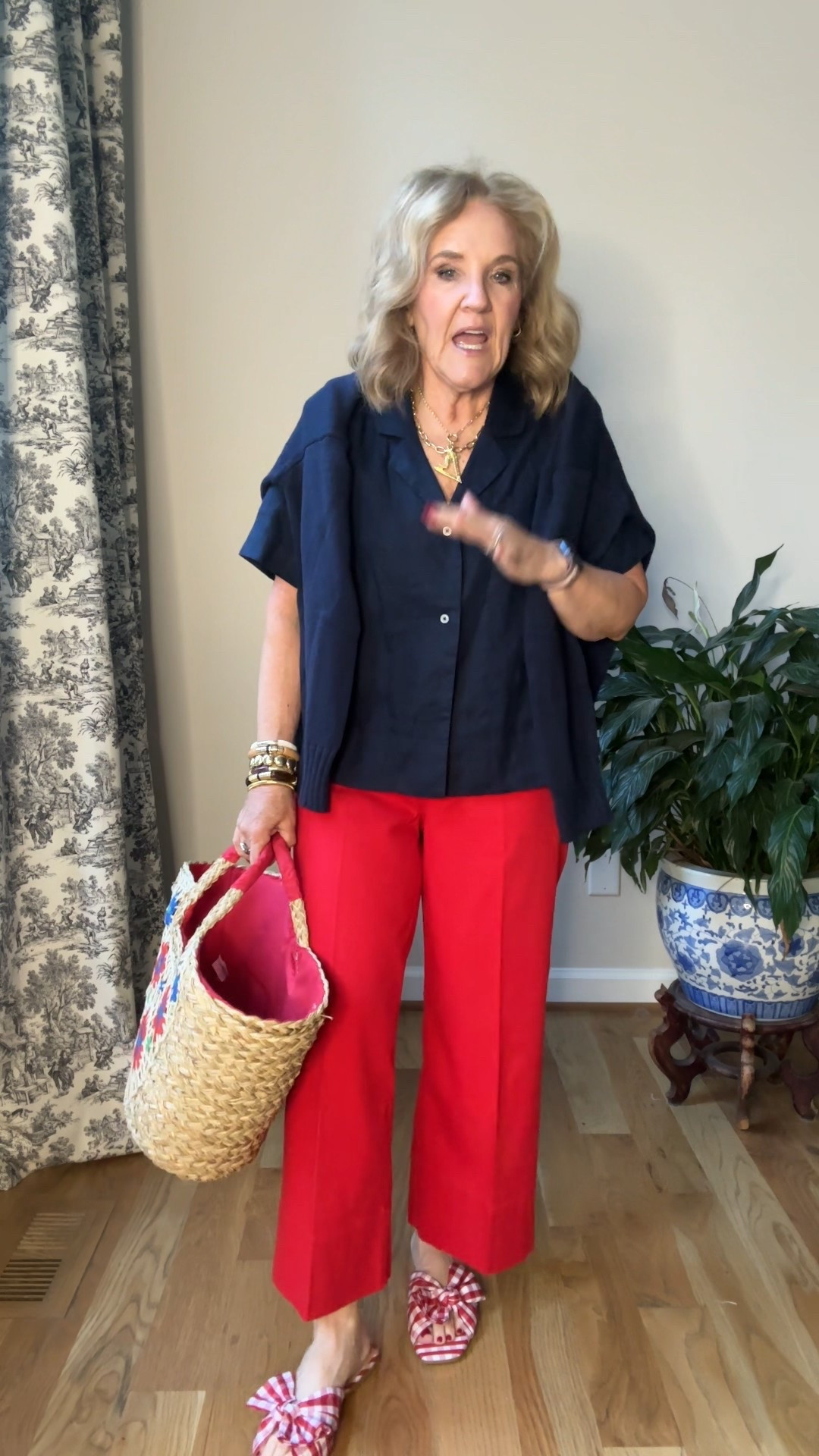 Spanx stretch twill cropped pants size medium petite 
15% off new customers code NANETTEXSPANX 
Quince linen top size medium 
Flat sweater size large for an oversized look 


#LTKFindsUnder100 #LTKItBag #LTKOver40