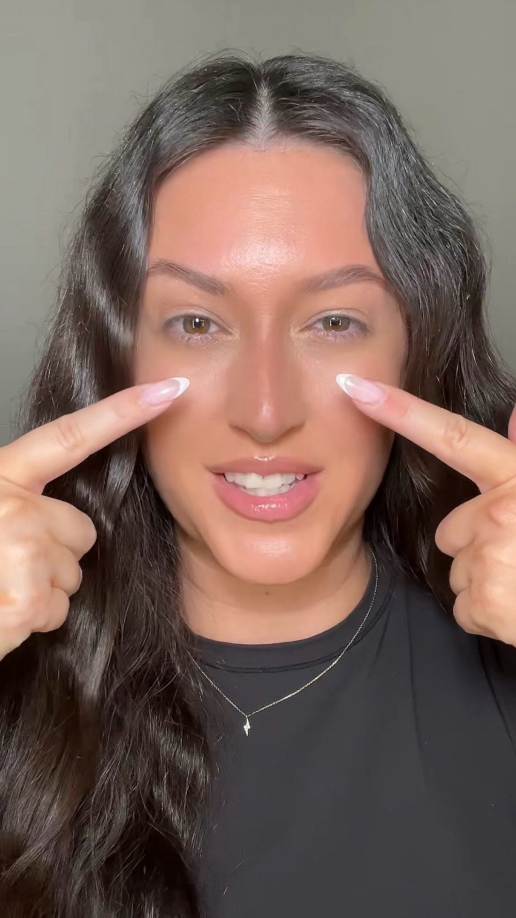 Let’s go in depth on how to contour your nose! Shades listed below: 

FOUNDATION - 7
CONCEALER - 3C
BROWS - Java
DIOR CONTOUR - Medium 03
MILK MAKEUP - Stoked
ELF - 4 Light/Medium
LIP LINER - Spiffy
LIP BALM - Pink Salted Caramel



#LTKgrwm #LTKBeauty