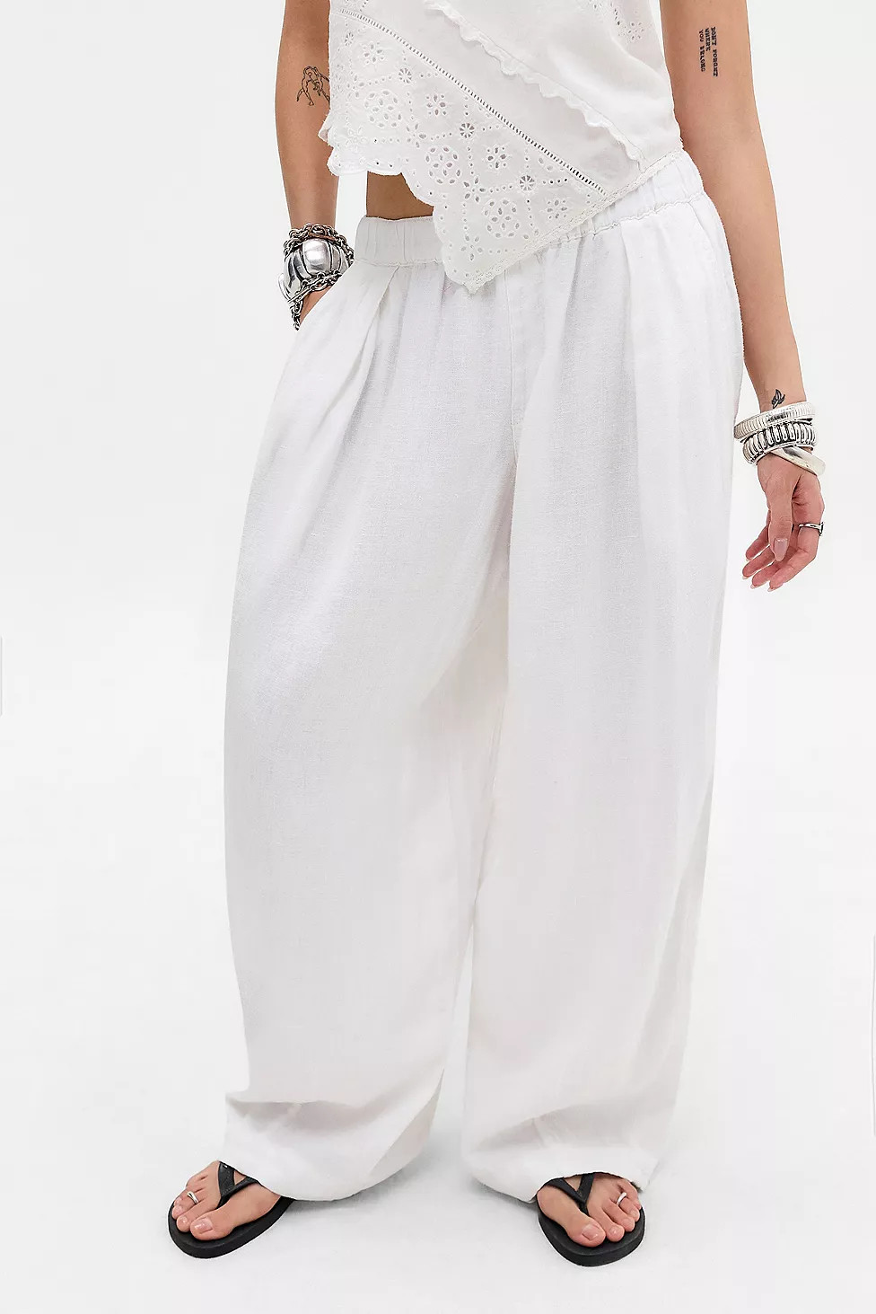 BDG Bobbi Baggy Linen Cocoon Trousers | Urban Outfitters UK