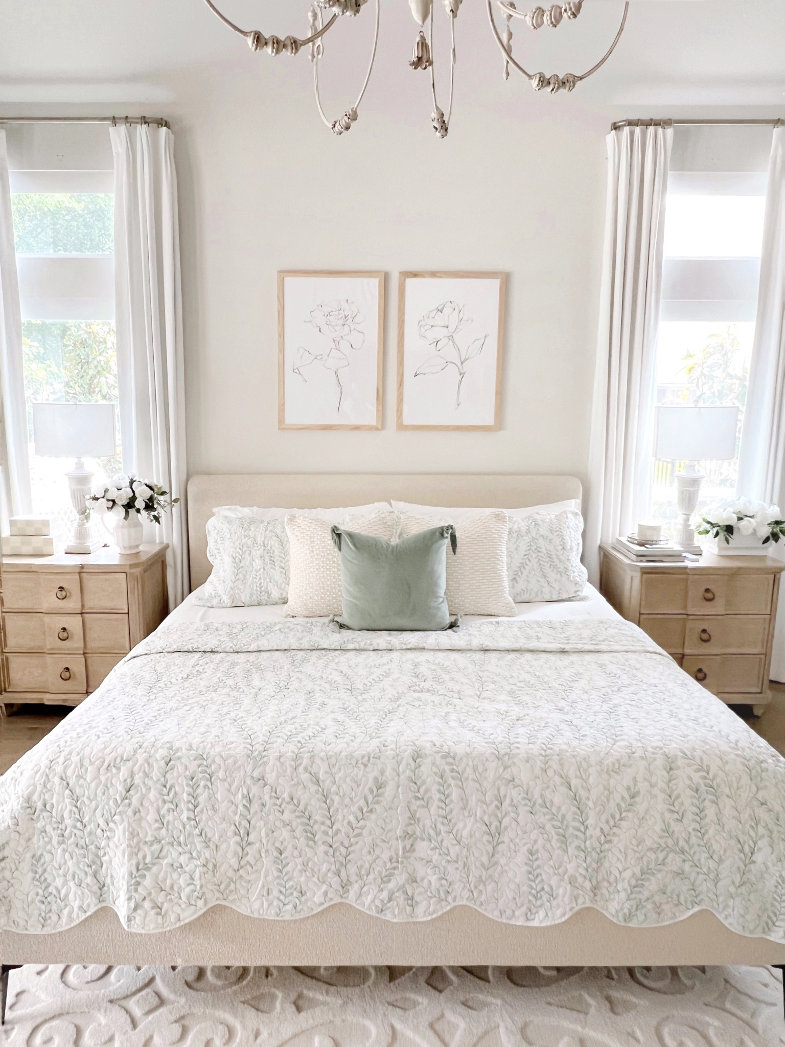 Spring bedroom decor


#LTKunder50 #LTKSeasonal #LTKhome