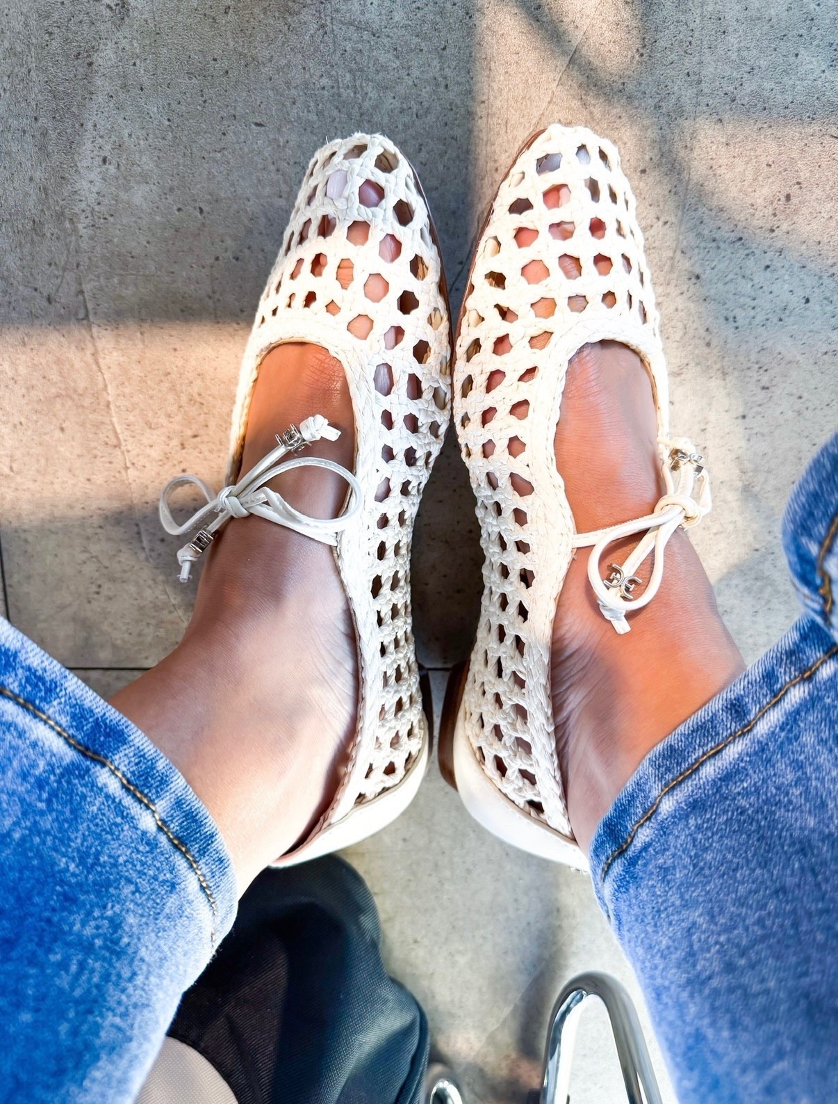 Woven ballet flats are TTS. Spring shoes. Summer shoes. Summer outfits. Spring outfits. Elevated casual. Every day outfits.


#LTKPetite #LTKootd #LTKTravel