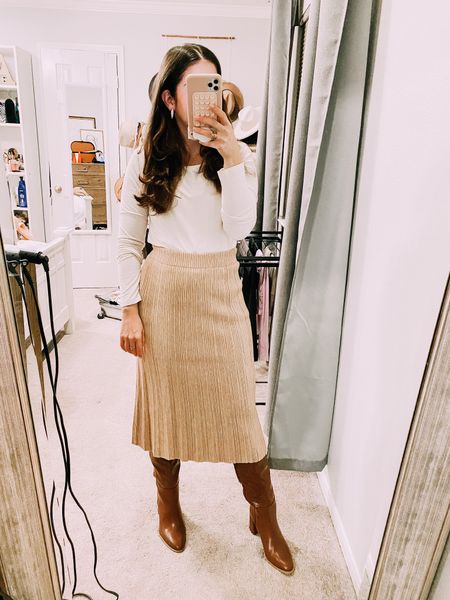 I’m obsessed with todays office outfit! My beige rubbed knit sweater skirt is old but I’m linking a few similar options. 

#LTKworkwear #LTKshoecrush