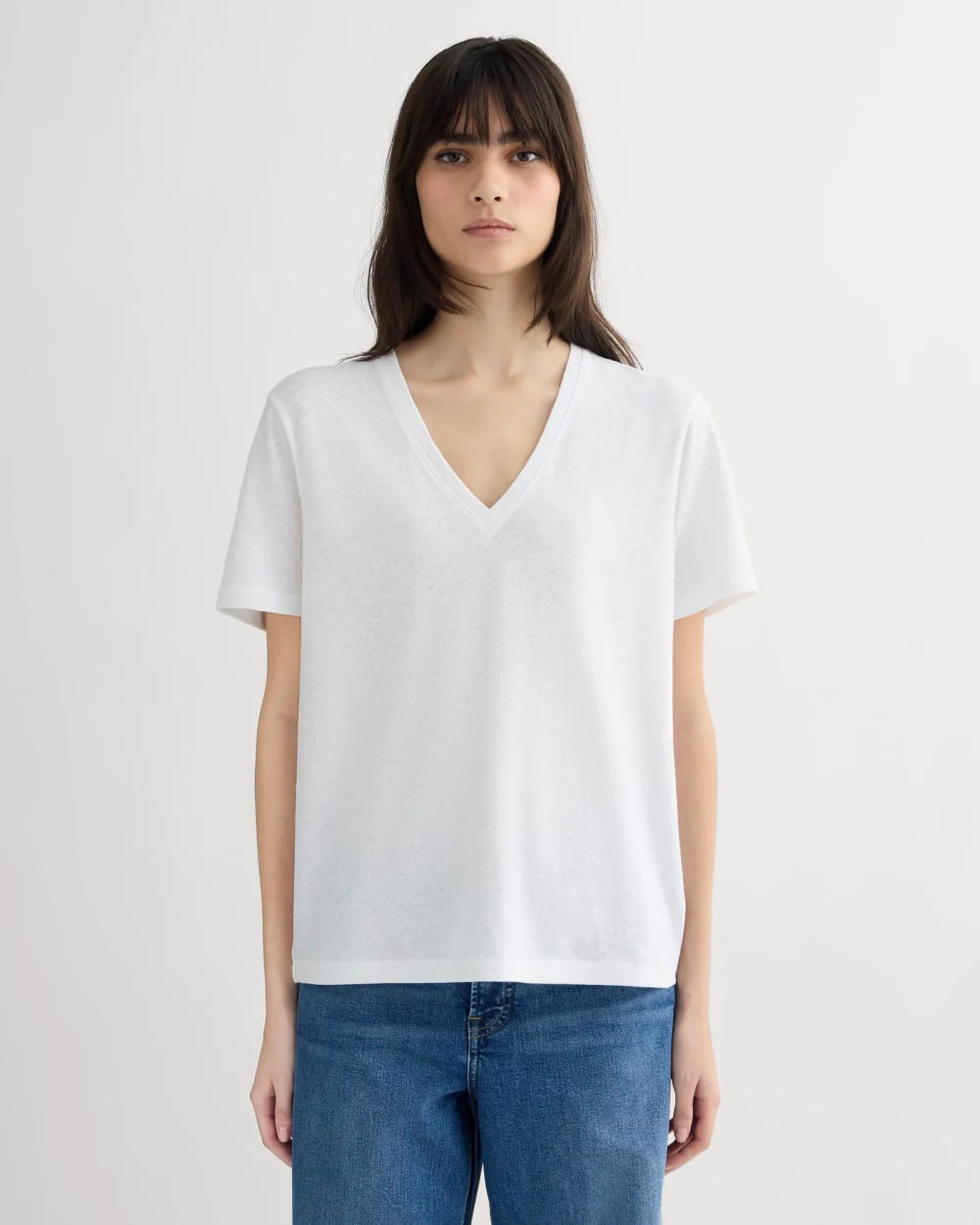 Women's Slouchy V-Neck T-Shirt in Cotton Linen by Everlane in White, Size S | Everlane
