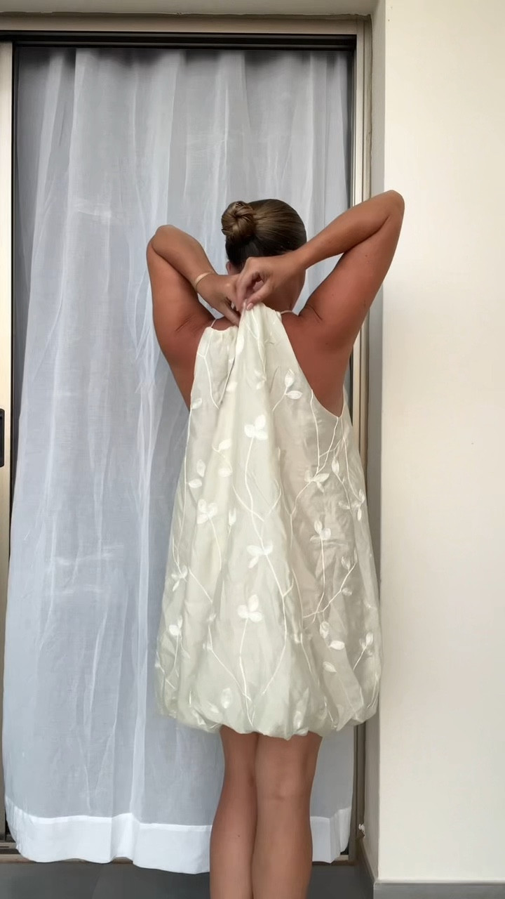 Cape Verde outfit of the night

Mango halter neck dress with puff hem and flower embroidery in cream



#LTKeurope #LTKuk #LTKsummer