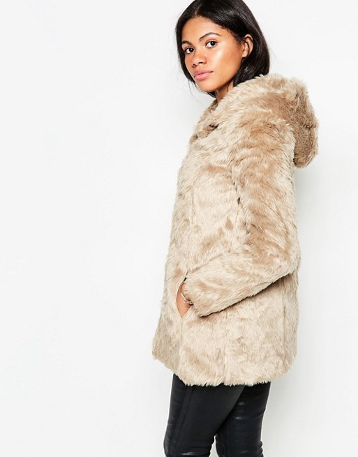 Mela Loves London - Manteau à capuche en fausse fourrure | Asos FR