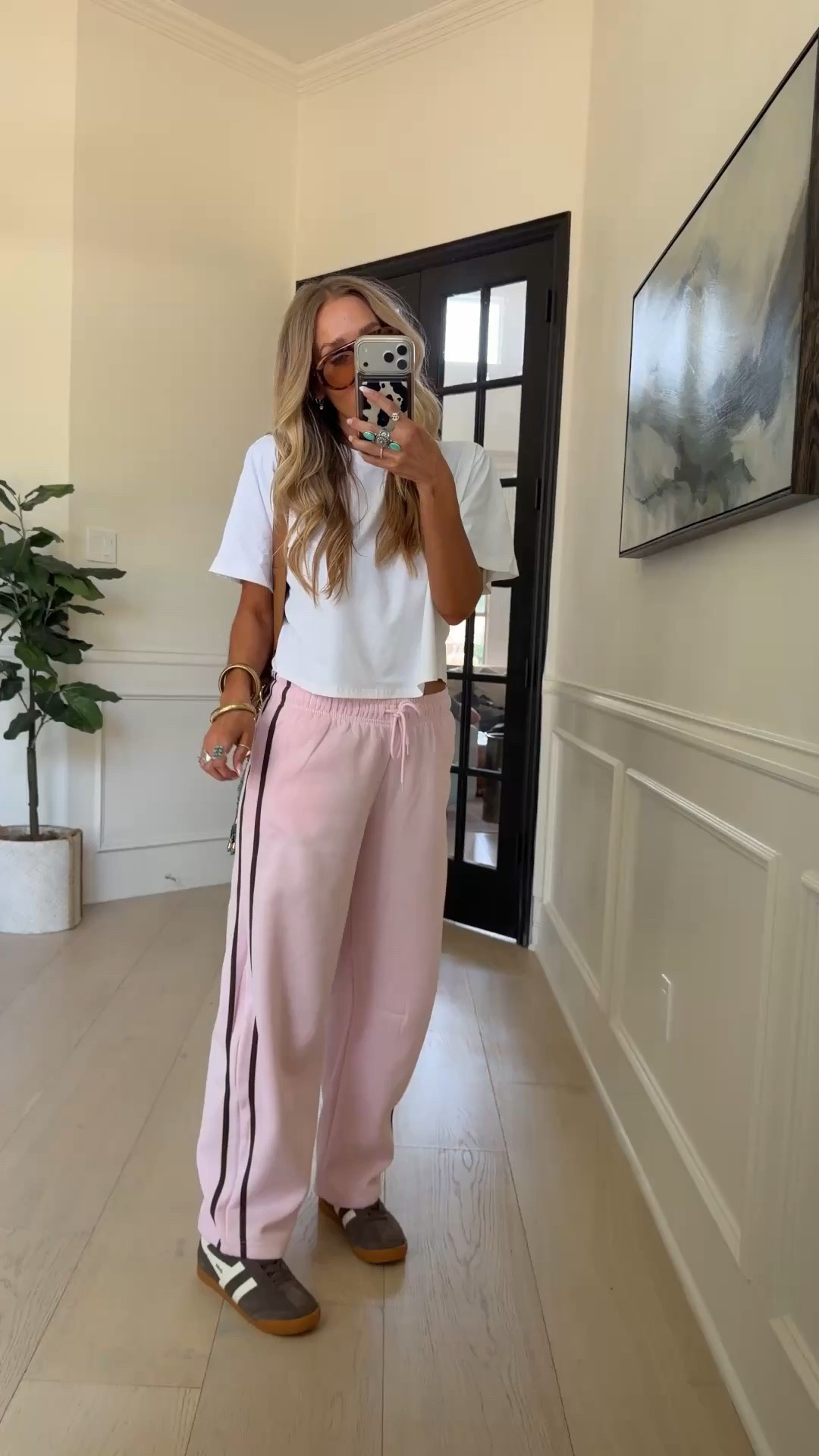 🤍The slight barrel sweats are so chic and easily dress up with a denim shirt or down with a cropped tee. 

Wearing size s / my tts

#LTKgrwm #LTKootd