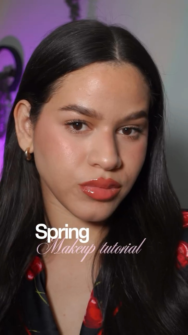 spring makeup tutorial🌸

@kyliecosmetics skin tint
@saiebeauty dep bronze soft 
@armanibeauty cheeck tint longwear liquid blush 
@anastasiabeverlyhills blush serum 
@hauslabs triclone skin tech hydrating concealer 
@diorbeauty backstage Glow maximizer face palette 
@makeupbymario lip liner 
@tower28beauty shine one lip jelly “ coconut “ 
@lorealparis mascara like lash extensions 
@benefitcosmetics 24 h brow gel 

#springmakeup #makeuptutorial #grwm #trendig