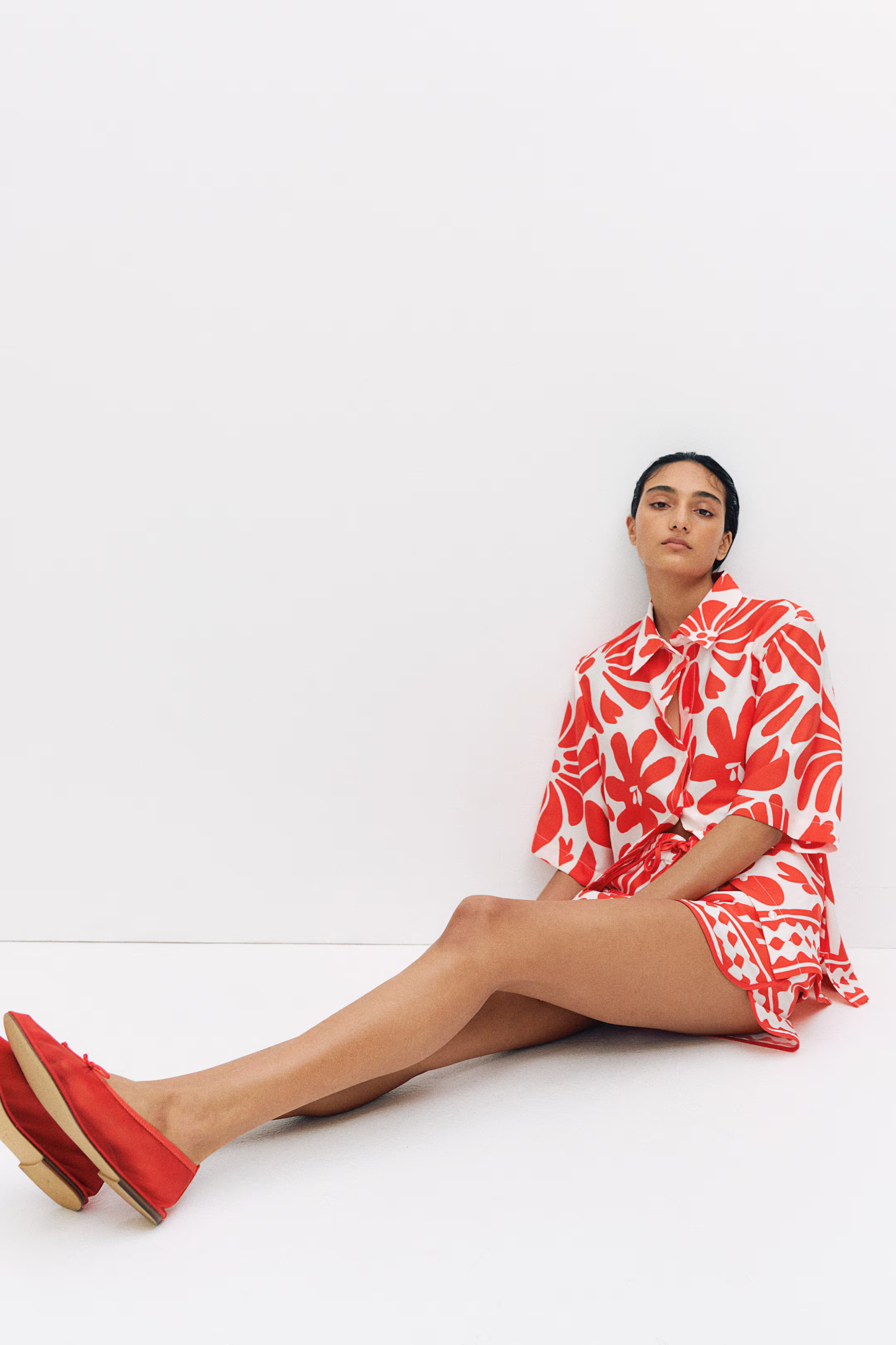 White/red patterned | H&M (US + CA)
