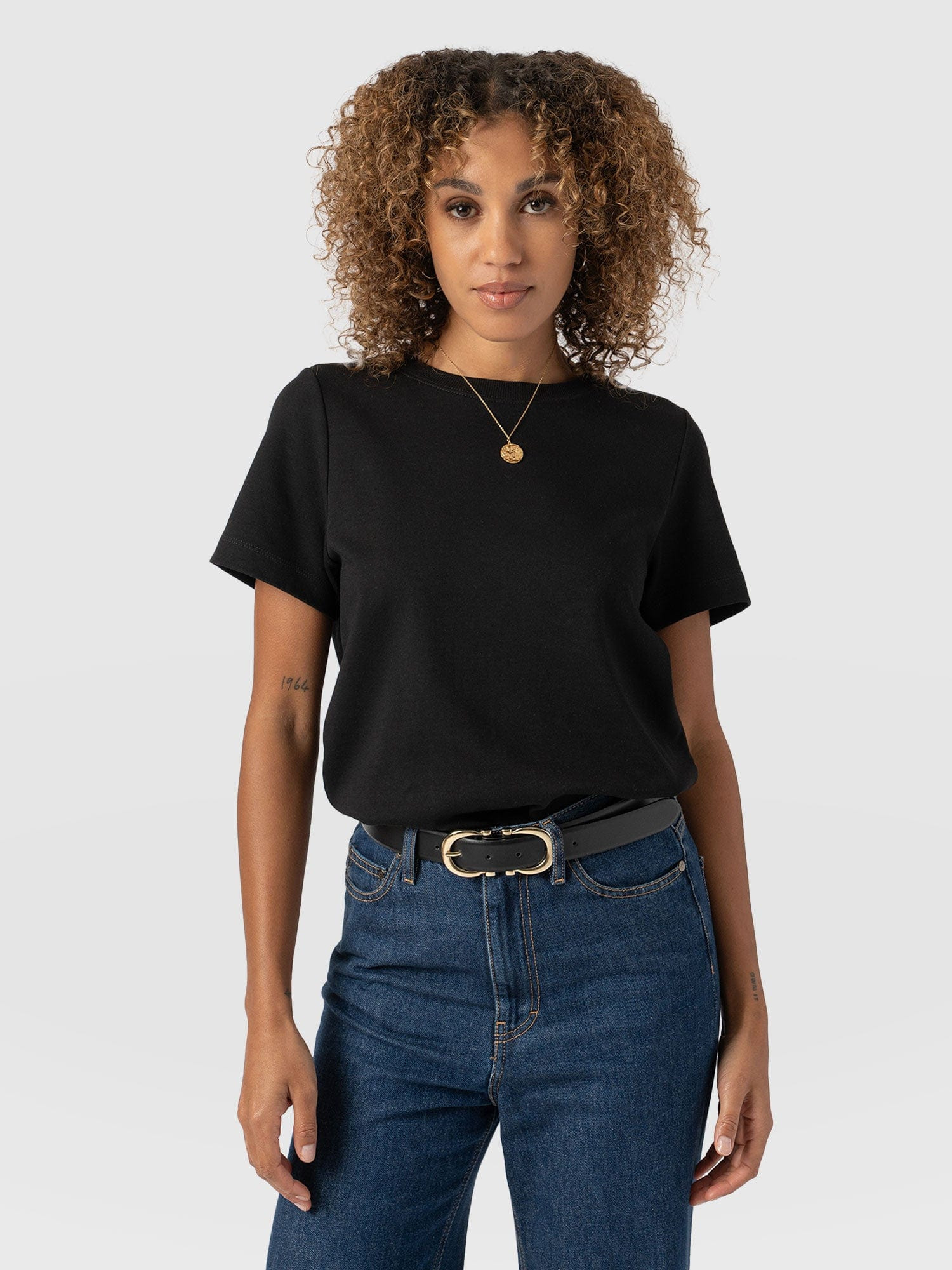 Chelsea Crew Neck Tee - Black | Saint + Sofia