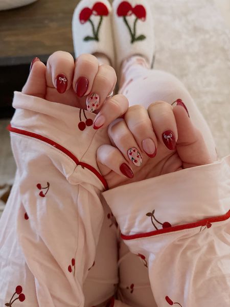 Valentine’s Day nails 🍒♥️






Pjs, pajamas, comfy, cozy, Galentine, Galentines Day, cherries, cherry, slippers, loungewear  

#LTKGiftGuide #LTKU #LTKMostLoved